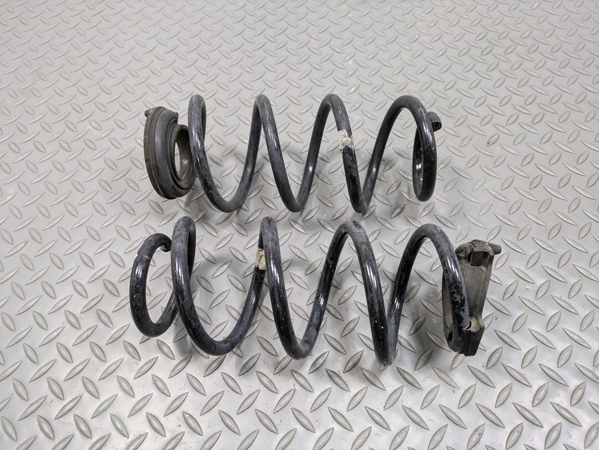 2014 - 2017 MINI COOPER OEM SUSPENSION COIL SPRING SET REAR LEFT AND RIGHT