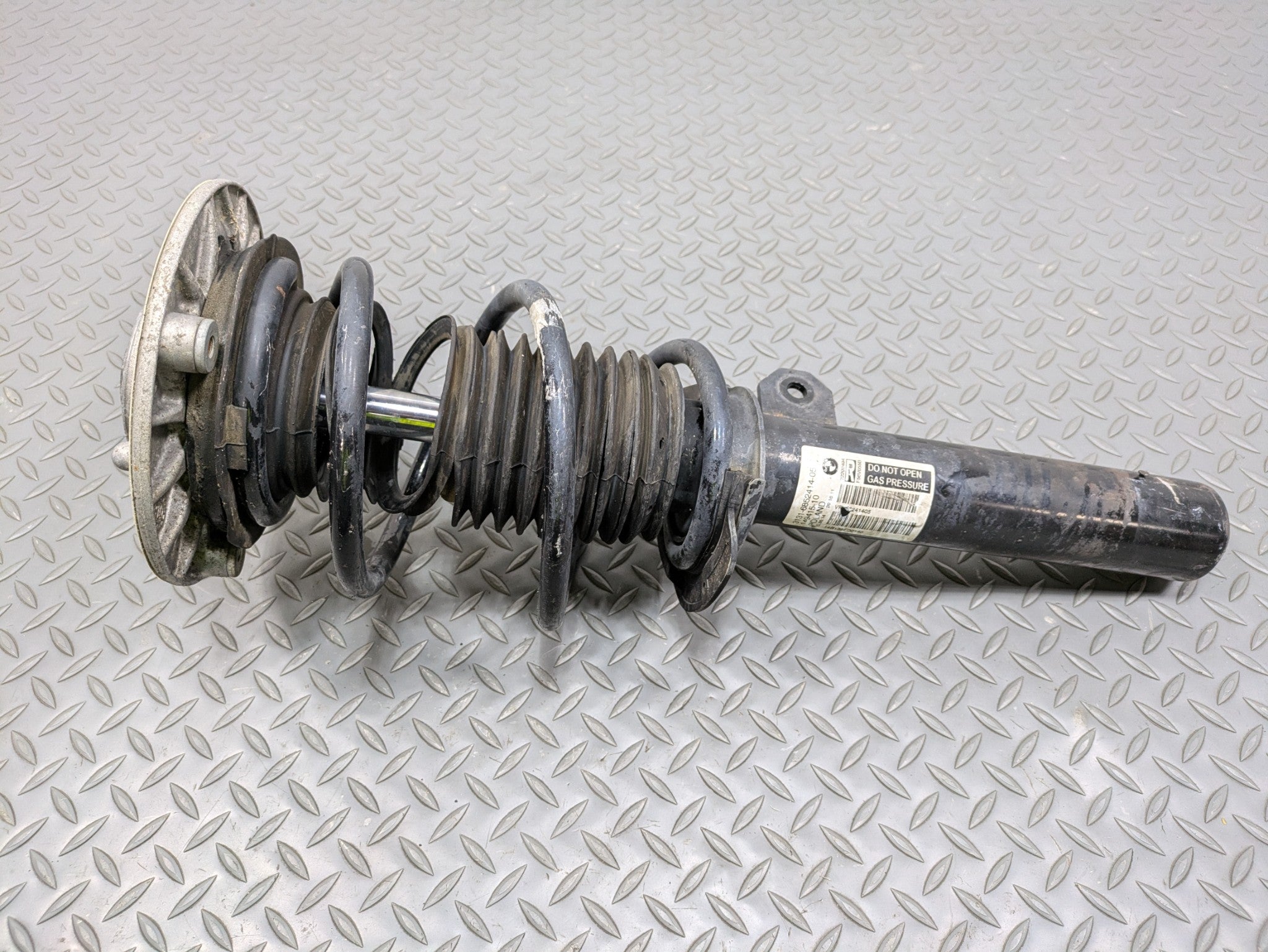 2014 - 2017 MINI COOPER OEM SHOCK ABSORBER STRUT ASSEMBLY FRONT RIGHT SIDE