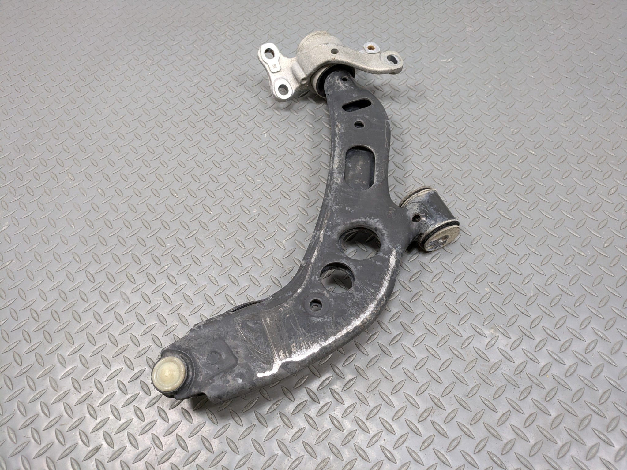 2014 - 2017 MINI COOPER OEM LOWER SUSPENSION CONTROL ARM FRONT LEFT DRIVER SIDE