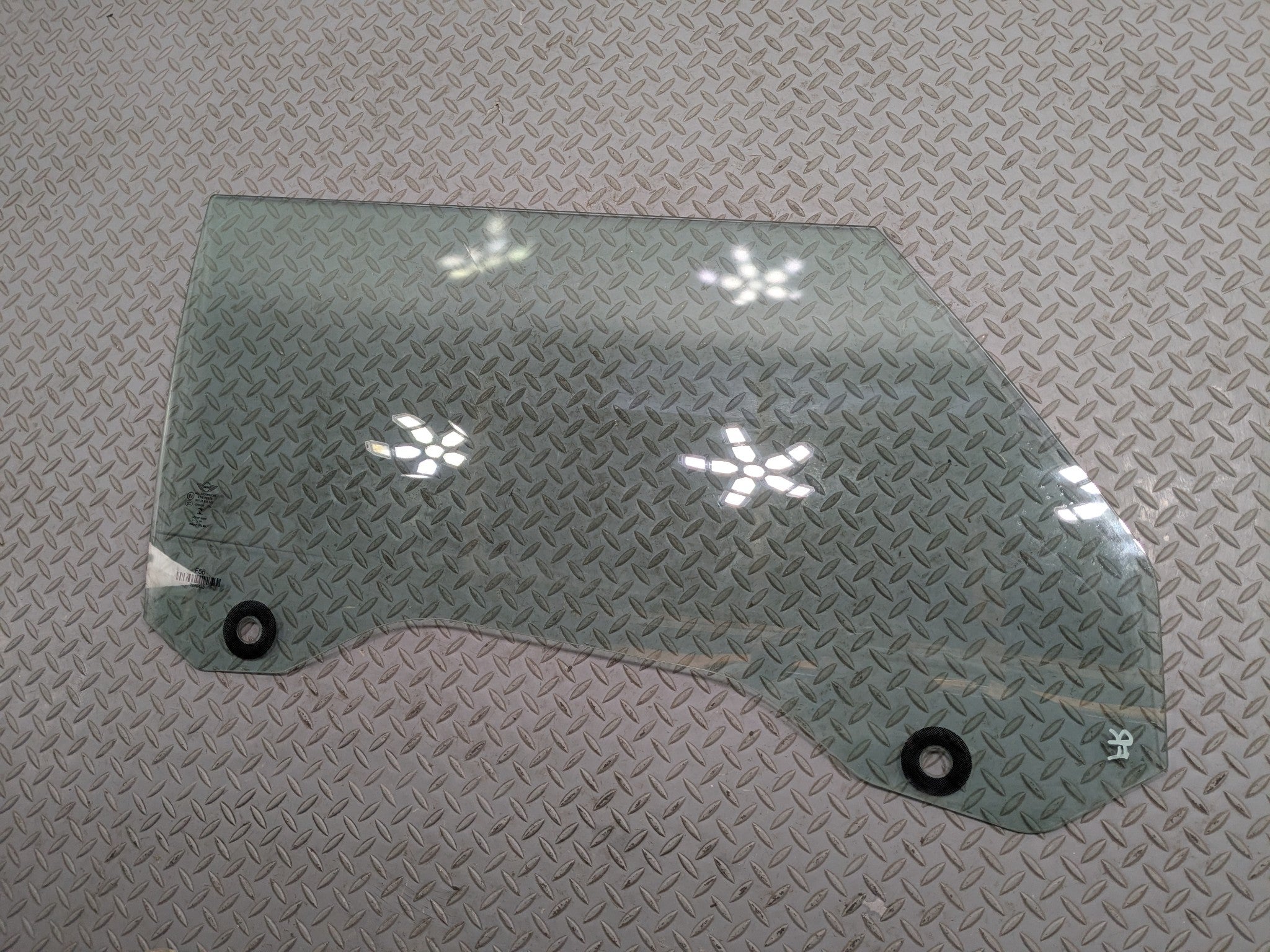 2014 - 2017 MINI COOPER OEM DOOR WINDOW GLASS FRONT RIGHT PASSENGER SIDE