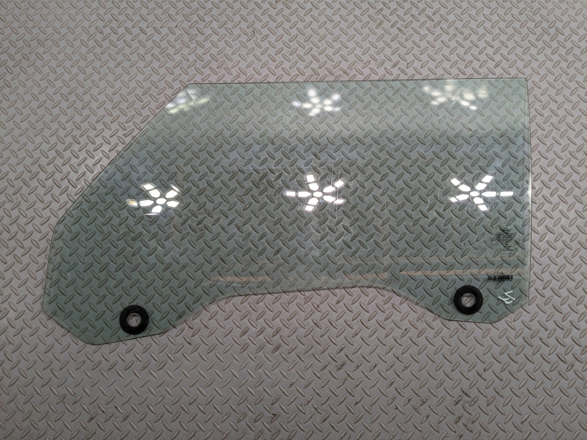 2014 - 2017 MINI COOPER OEM DOOR WINDOW GLASS FRONT LEFT DRIVER SIDE
