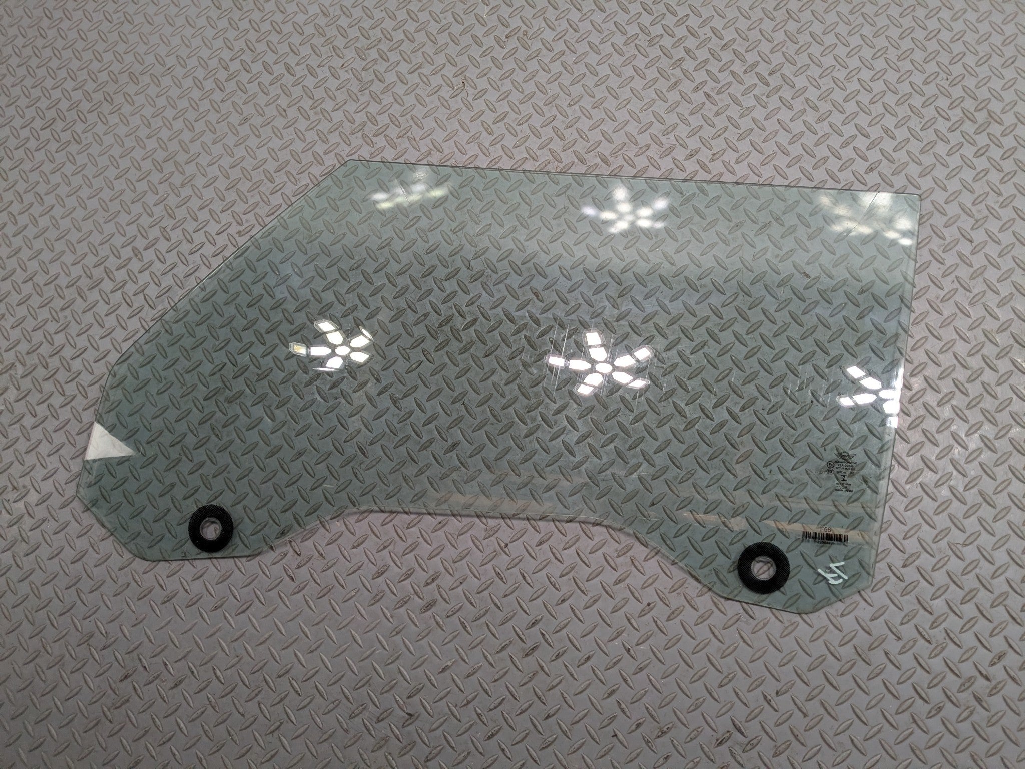 2014 - 2017 MINI COOPER OEM DOOR WINDOW GLASS FRONT LEFT DRIVER SIDE