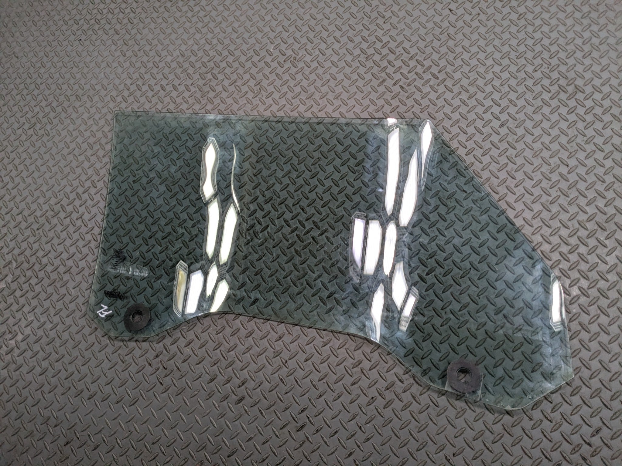 2014 - 2017 MINI COOPER OEM DOOR WINDOW GLASS FRONT LEFT DRIVER SIDE