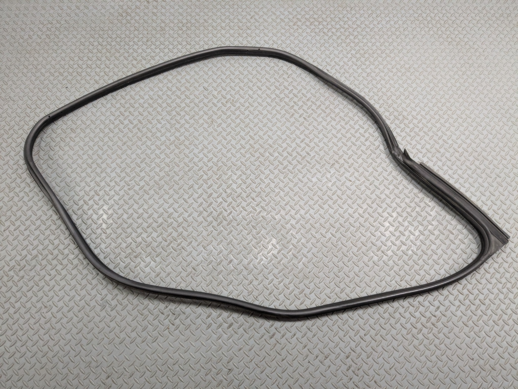 2014 - 2017 MINI COOPER OEM DOOR SEAL WEATHER STRIPPING RUBBER FRONT RIGHT SIDE