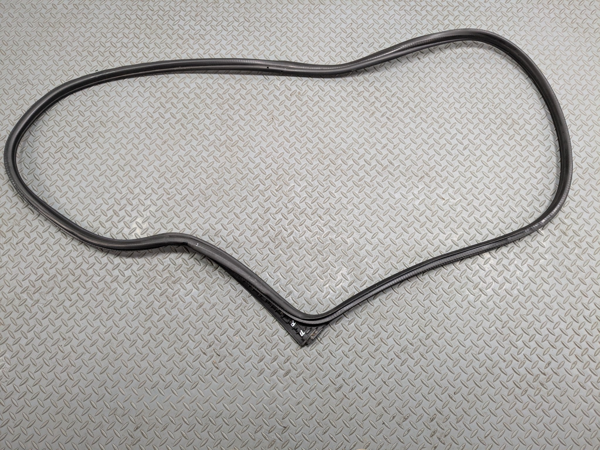 2014 - 2017 MINI COOPER OEM DOOR SEAL WEATHER STRIPPING RUBBER FRONT RIGHT SIDE