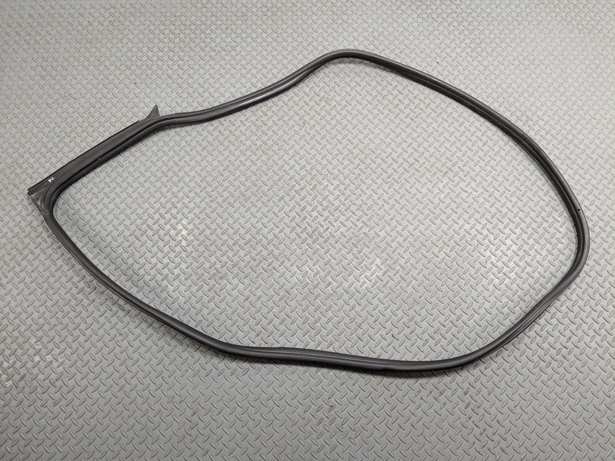 2014 - 2017 MINI COOPER OEM DOOR SEAL WEATHER STRIPPING RUBBER FRONT LEFT SIDE