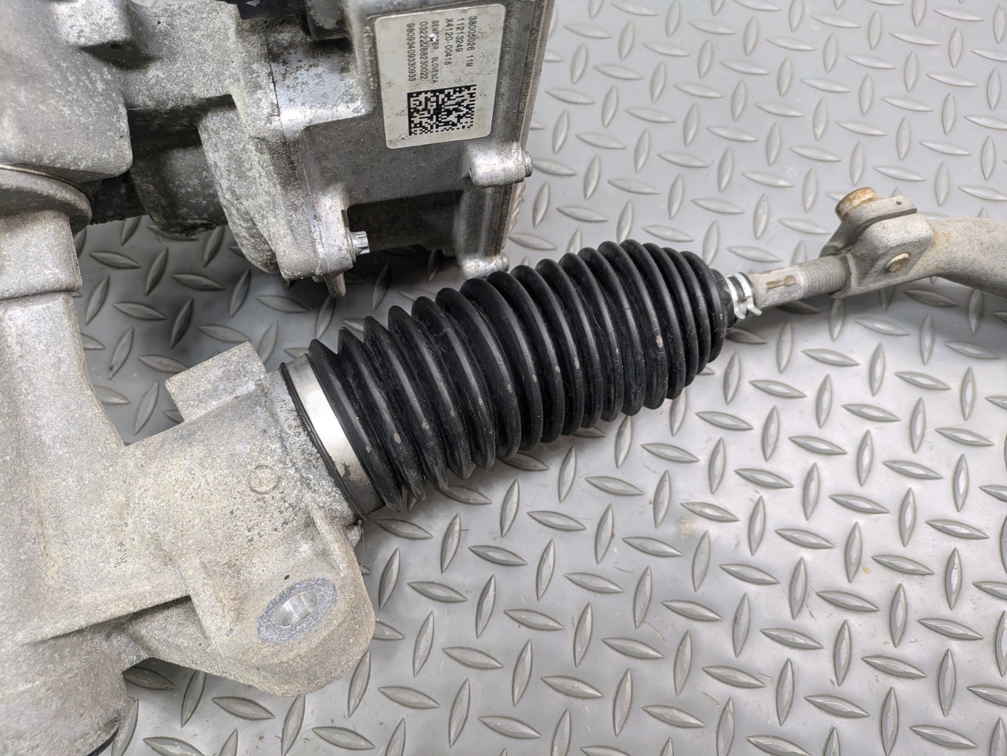 2014 - 2017 MINI COOPER OEM POWER STEERING GEAR RACK AND PINION ASSEMBLY