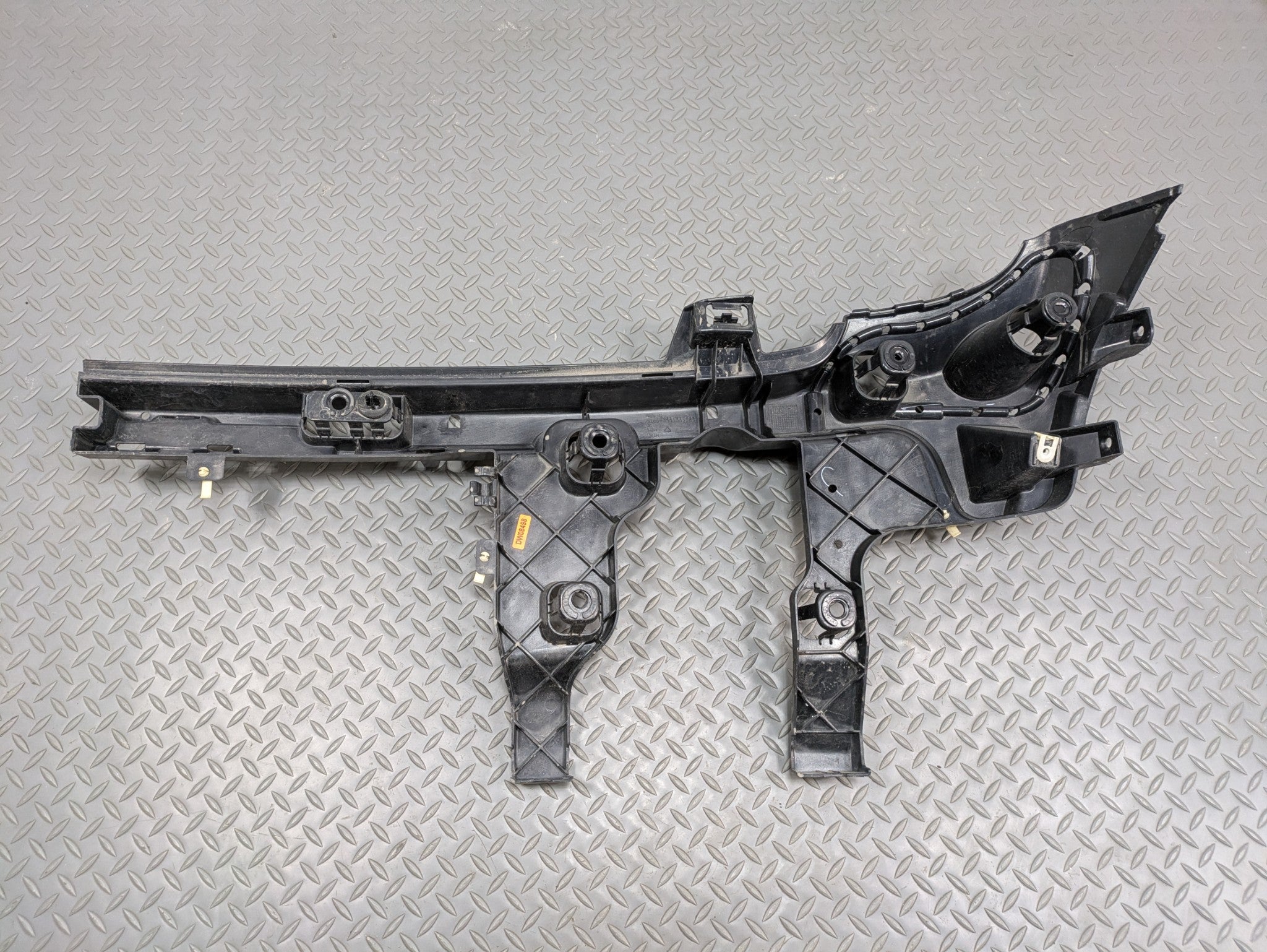 2014 - 2017 MINI COOPER OEM BUMPER BRACKET GUIDE MOUNT REAR LEFT DRIVER SIDE
