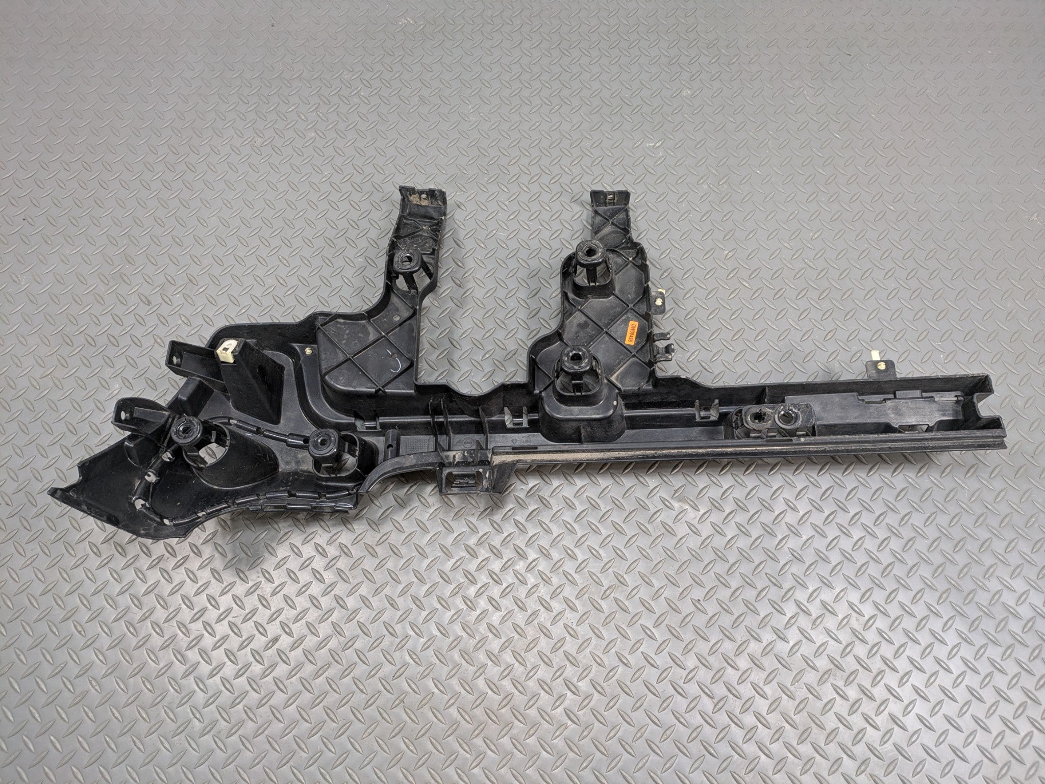 2014 - 2017 MINI COOPER OEM BUMPER BRACKET GUIDE MOUNT REAR LEFT DRIVER SIDE