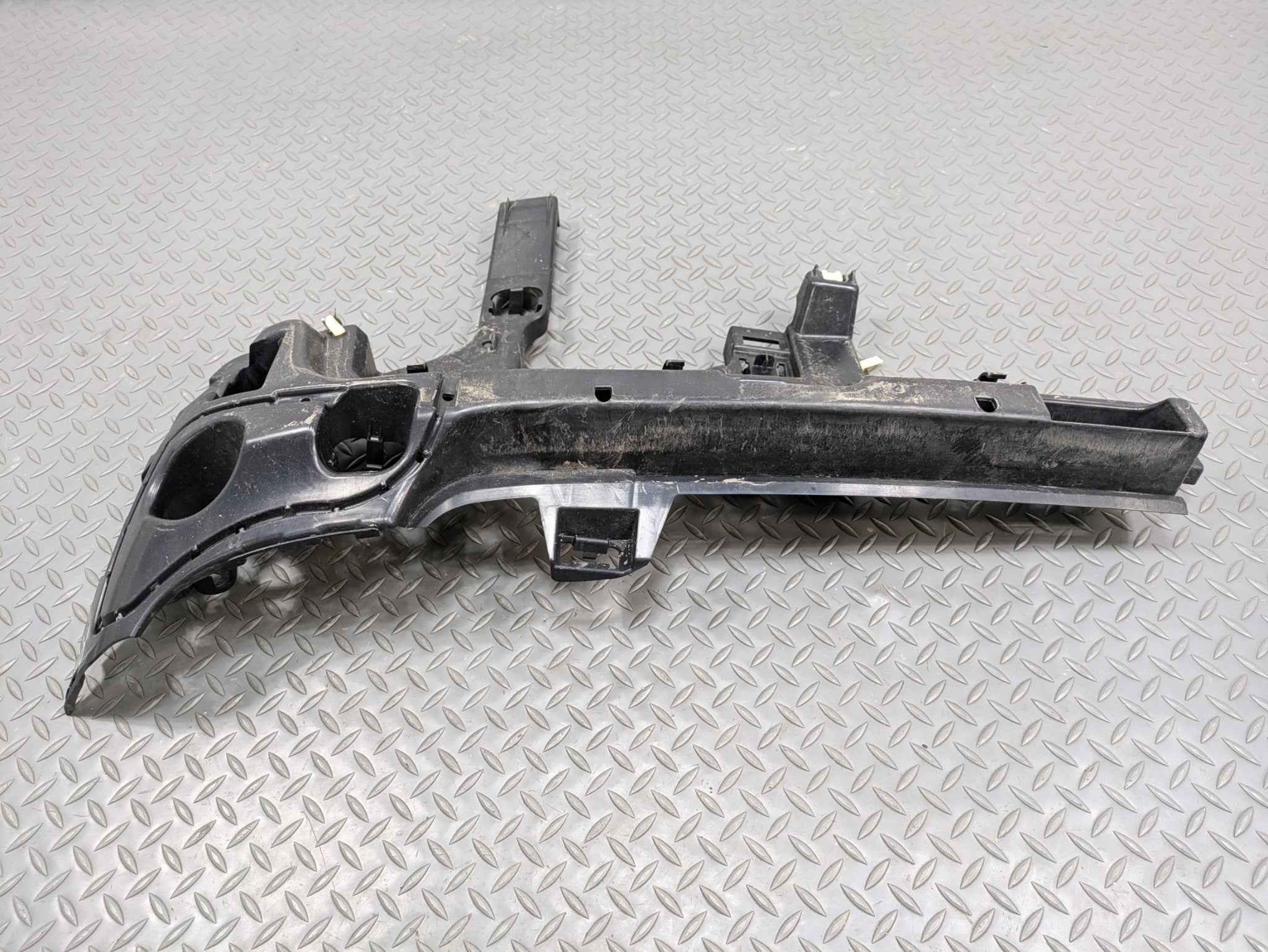 2014 - 2017 MINI COOPER OEM BUMPER BRACKET GUIDE MOUNT REAR RIGHT PASSENGER SIDE