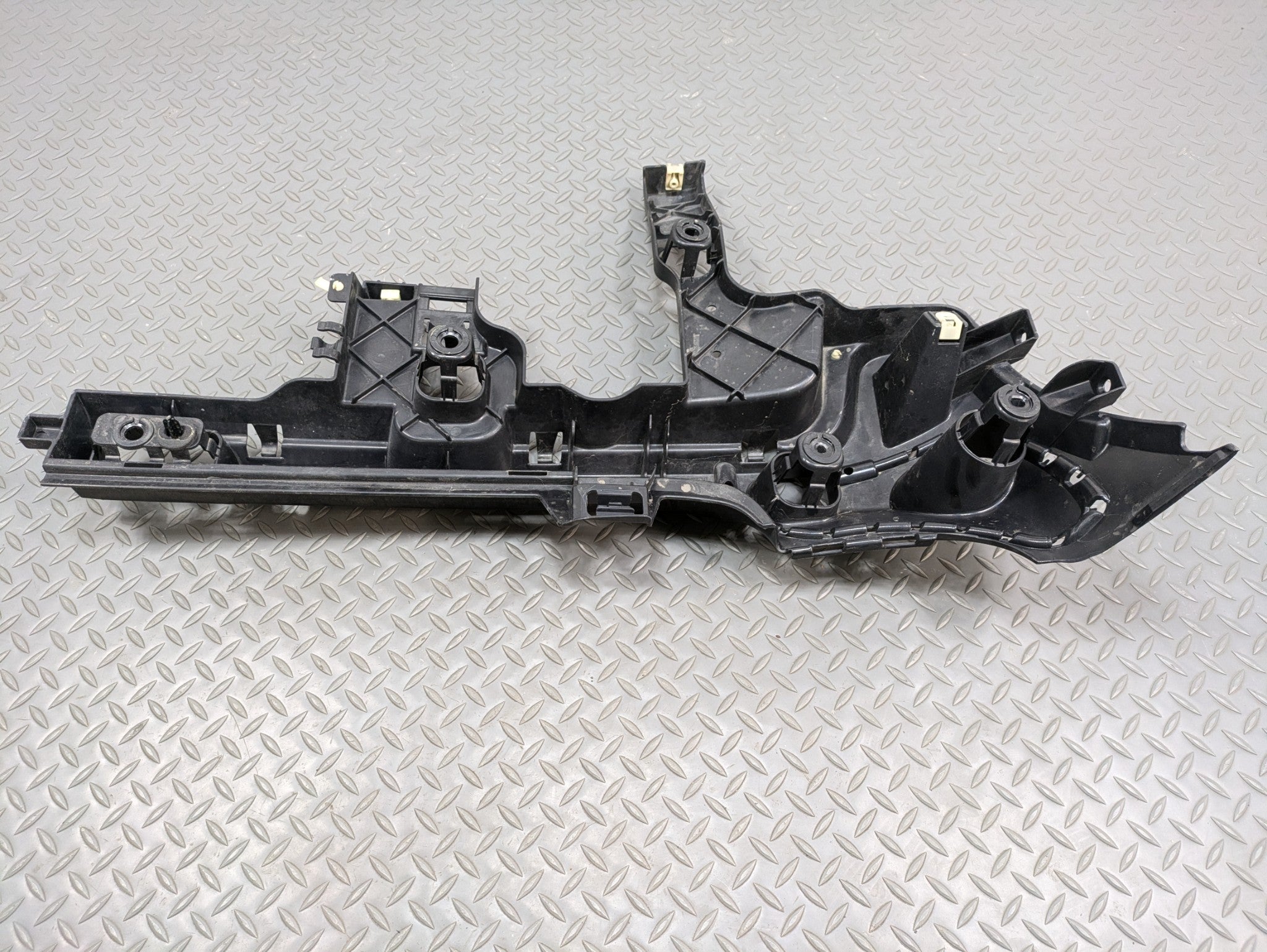 2014 - 2017 MINI COOPER OEM BUMPER BRACKET GUIDE MOUNT REAR RIGHT PASSENGER SIDE