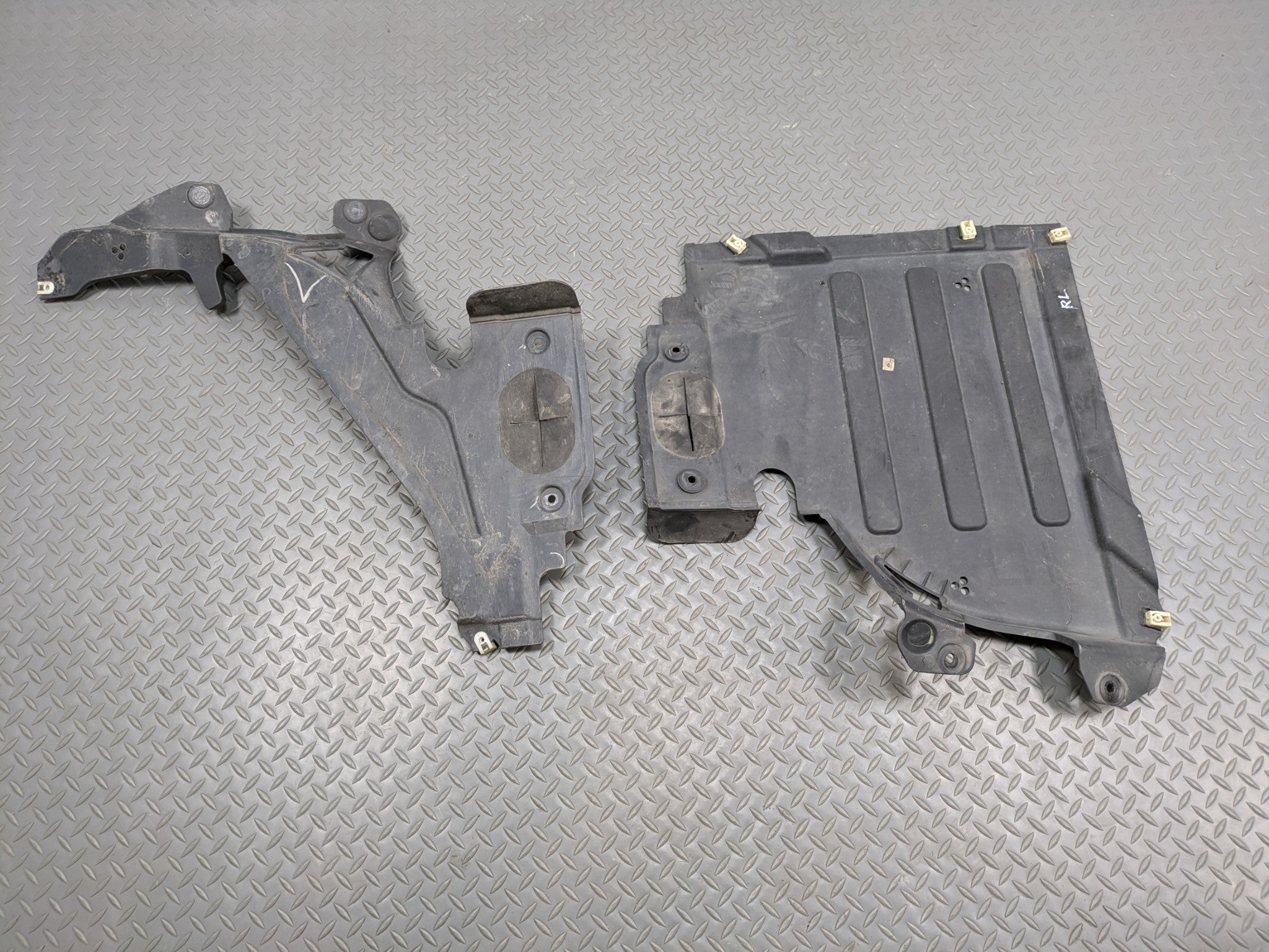 14 - 17 MINI COOPER OEM UNDERBODY PANEL SHIELD SPLASH GUARD REAR LEFT AND RIGHT