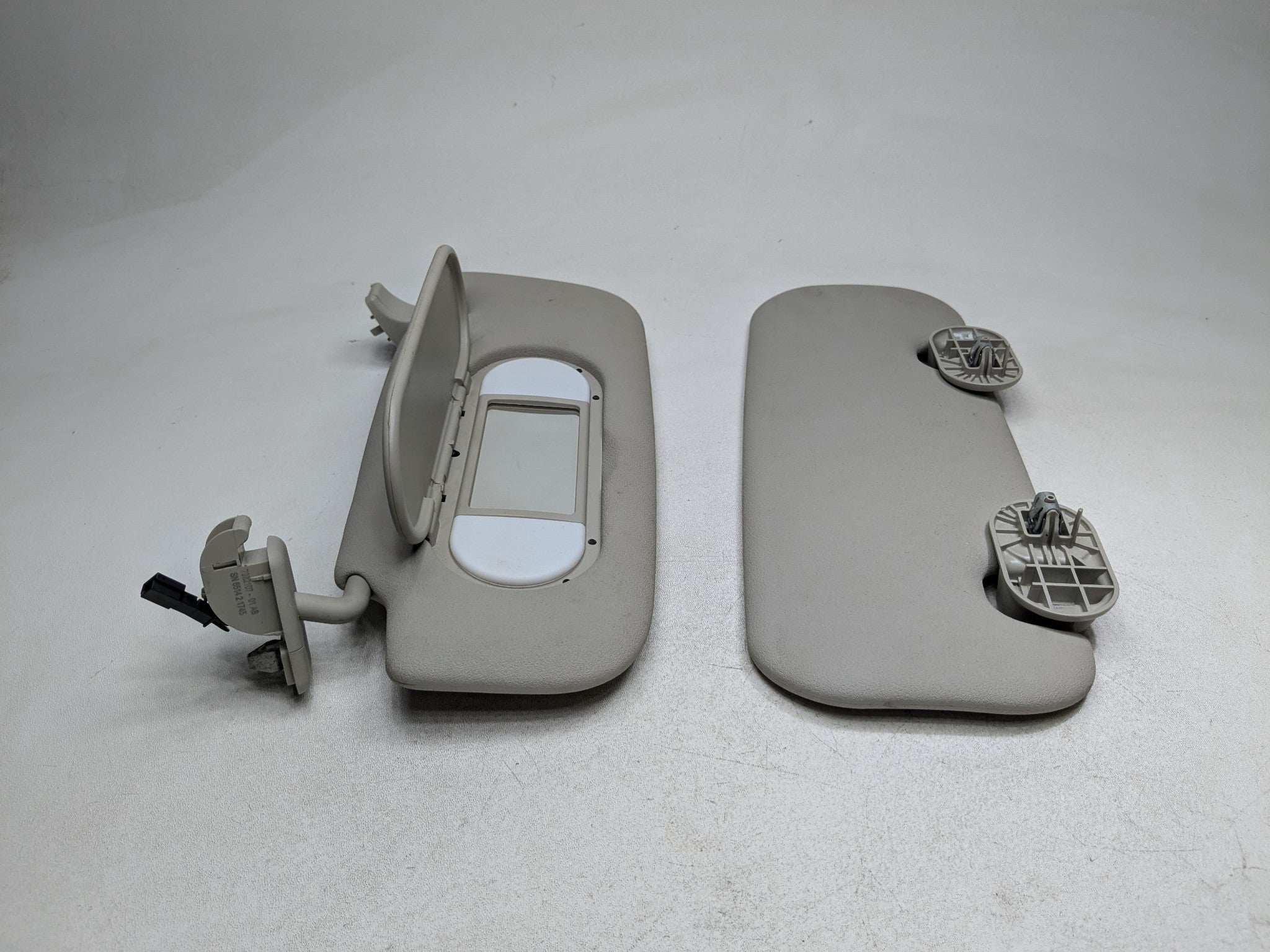2014 - 2017 MINI COOPER OEM SUN VISOR SET INTERIOR UPPER ROOF FRONT LEFT DRIVER