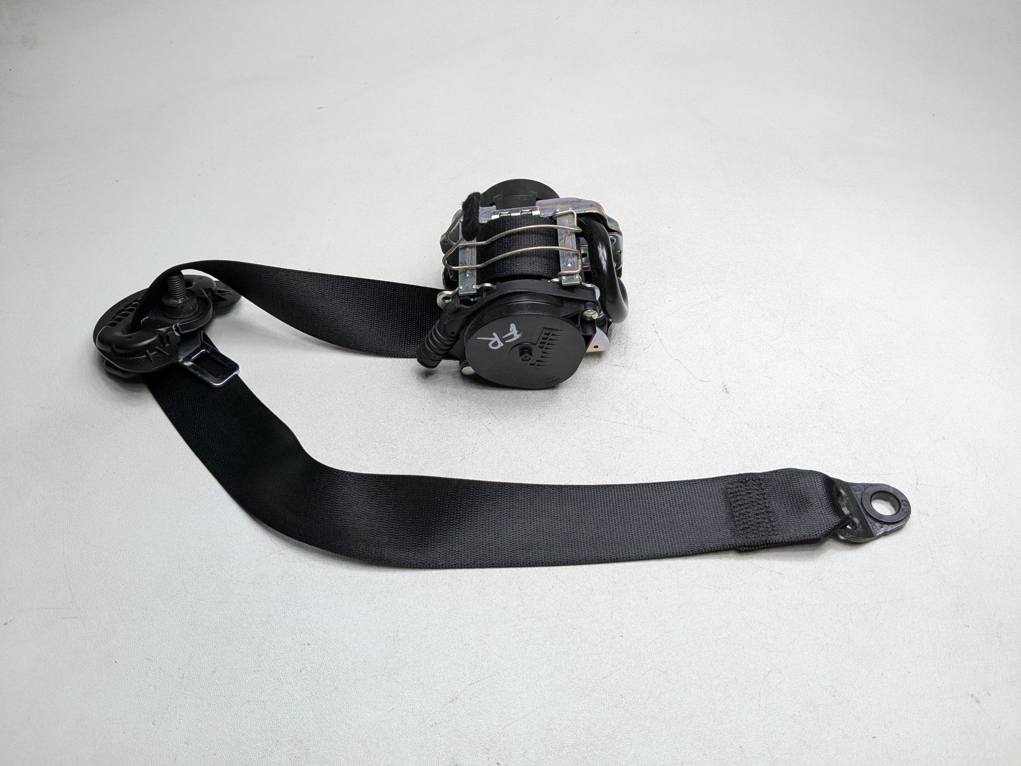 2014 - 2017 MINI COOPER OEM SAFETY SEAT BELT RETRACTOR BLACK FRONT RIGHT SIDE