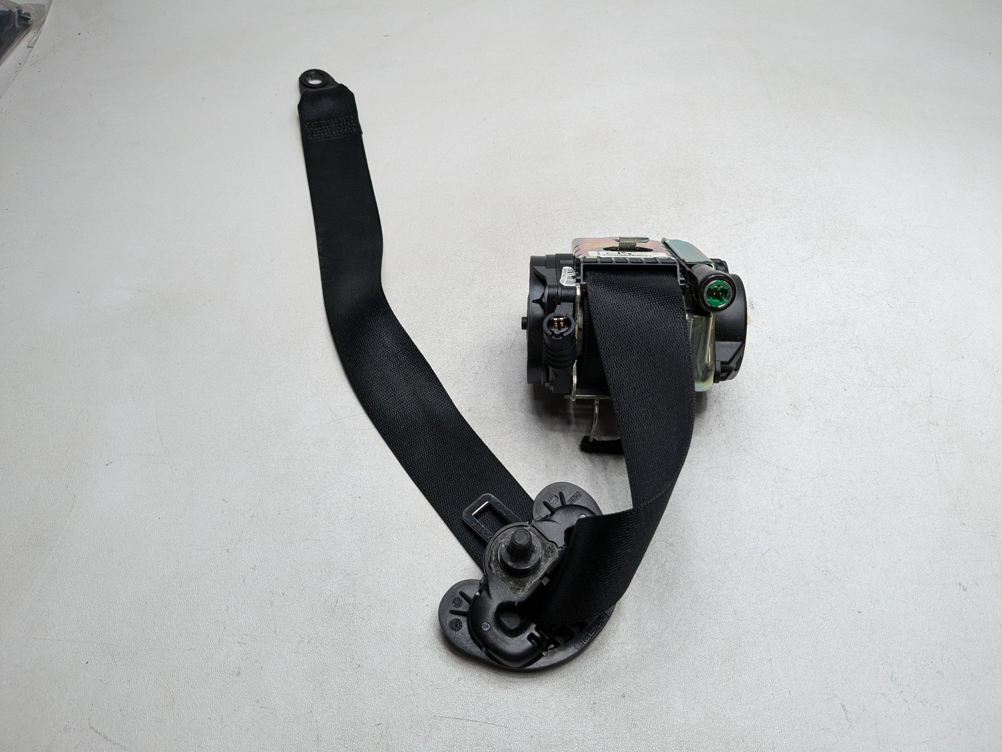 2014 - 2017 MINI COOPER OEM SAFETY SEAT BELT RETRACTOR BLACK FRONT RIGHT SIDE