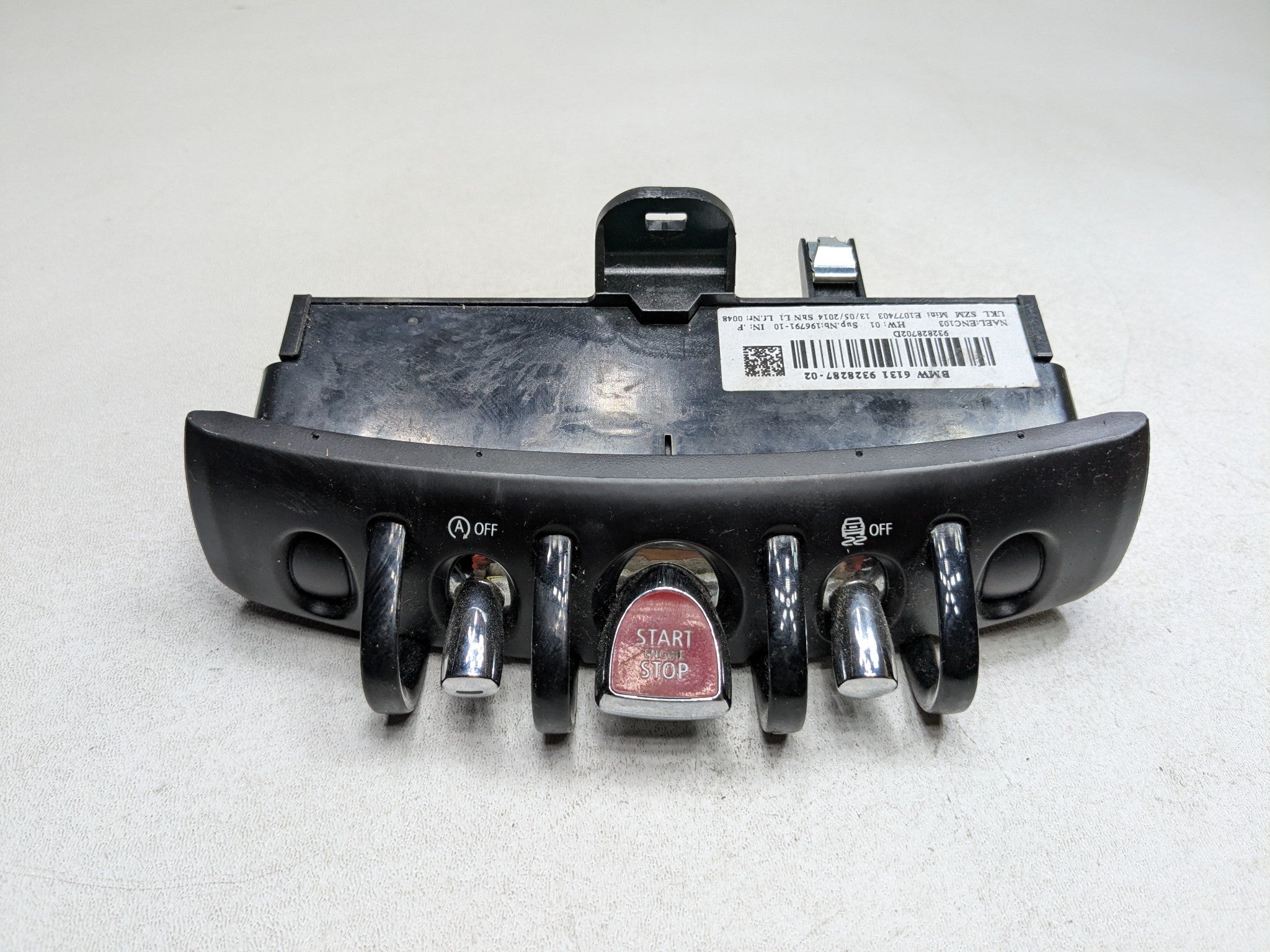 2014 - 2017 MINI COOPER OEM ENGINE PUSH START BUTTON CENTER DASH TRACTION