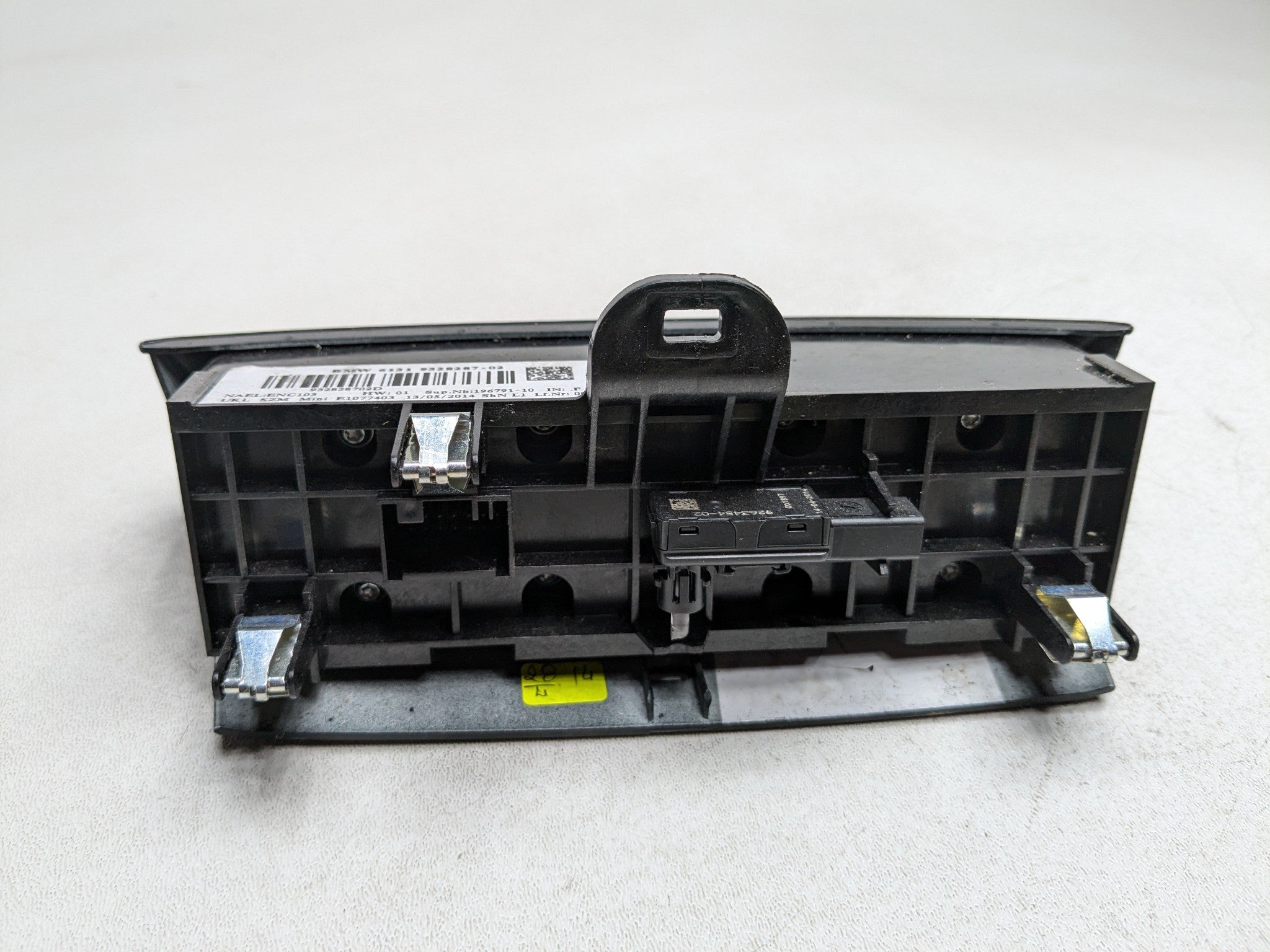 2014 - 2017 MINI COOPER OEM ENGINE PUSH START BUTTON CENTER DASH TRACTION