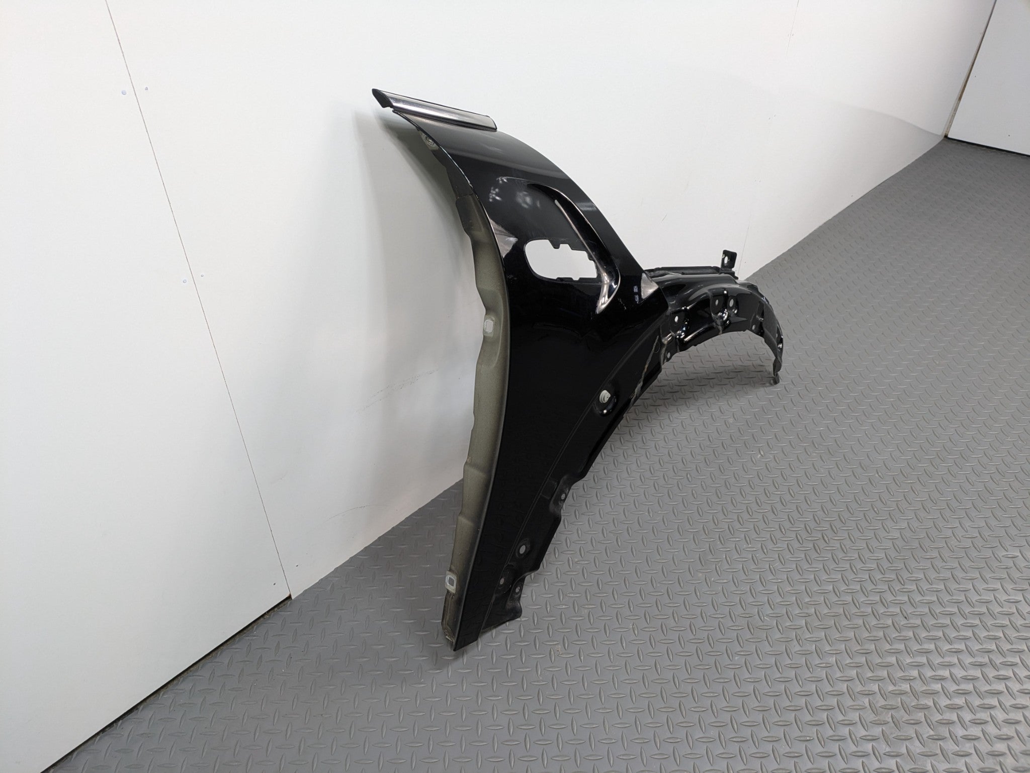 2014 - 2017 MINI COOPER OEM FENDER COVER PANEL BLACK FRONT RIGHT PASSENGER SIDE