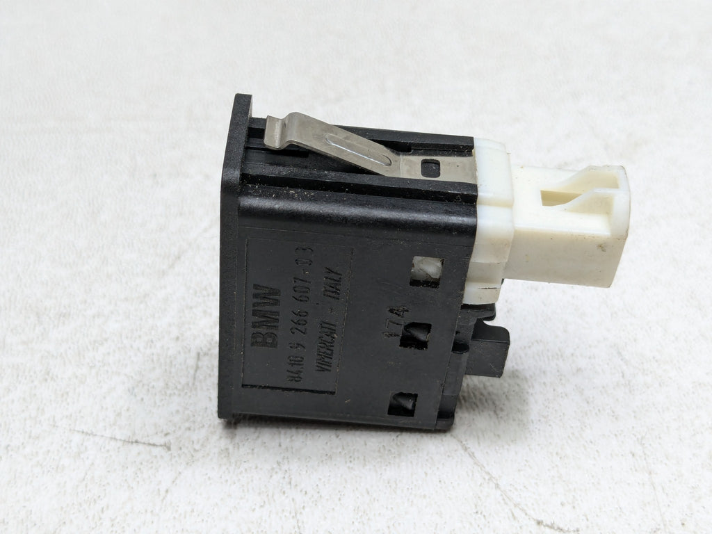 2014 - 2017 MINI COOPER OEM USB SOCKET AUX INPUT RECEIVER CENTER CONSOLE