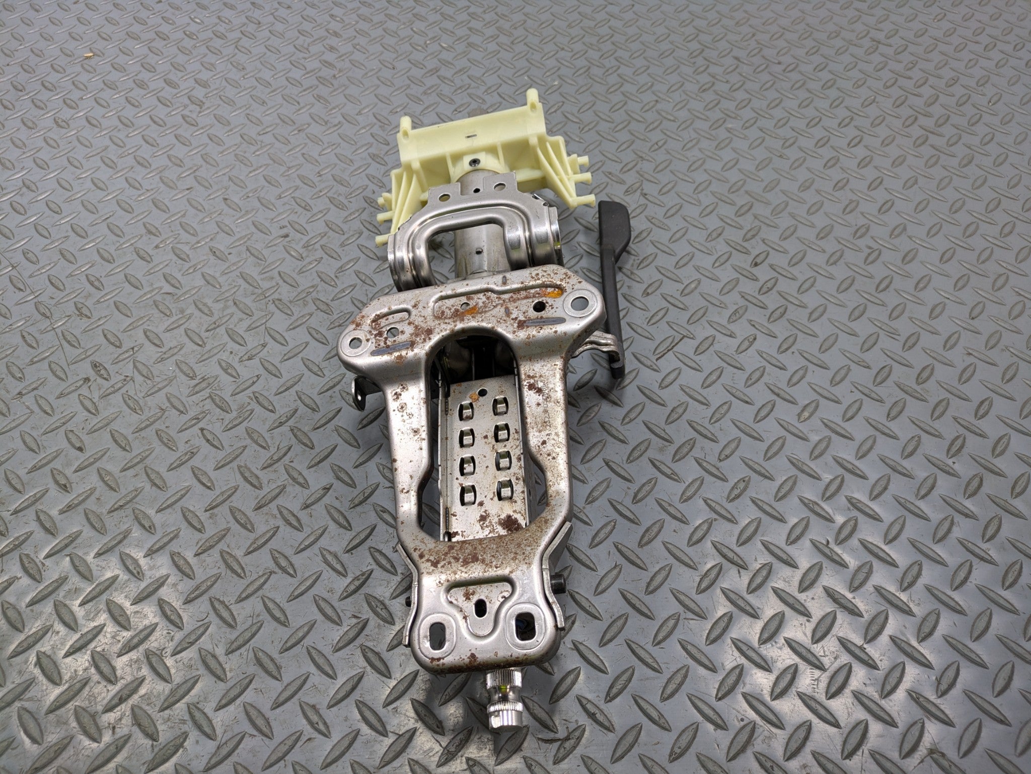 2014 - 2017 MINI COOPER OEM MANUAL ADJUST STEERING COLUMN ASSEMBLY