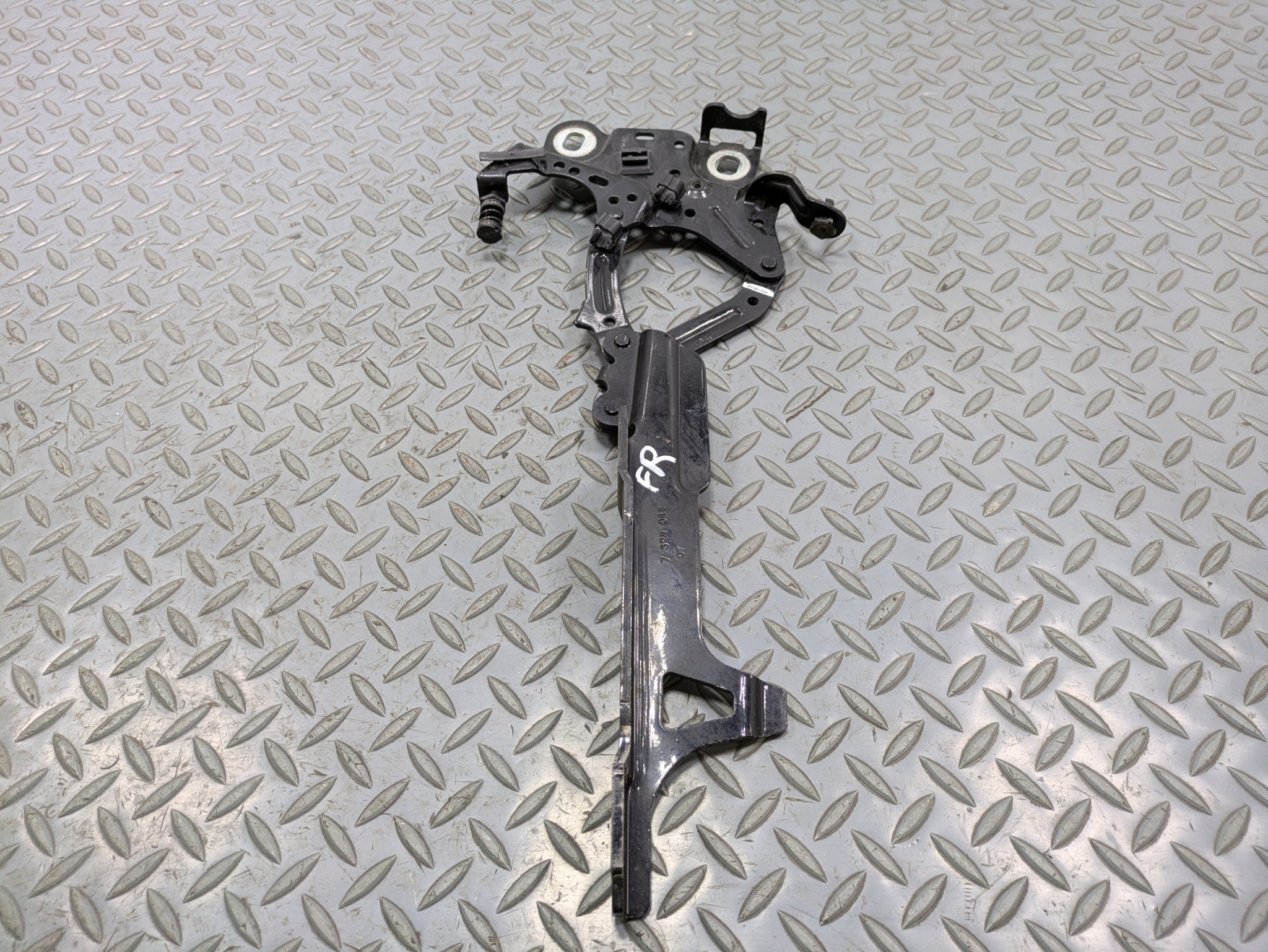 14 - 17 MINI COOPER OEM HOOD HINGE SUPPORT BRACKET FRONT RIGHT PASSENGER SIDE