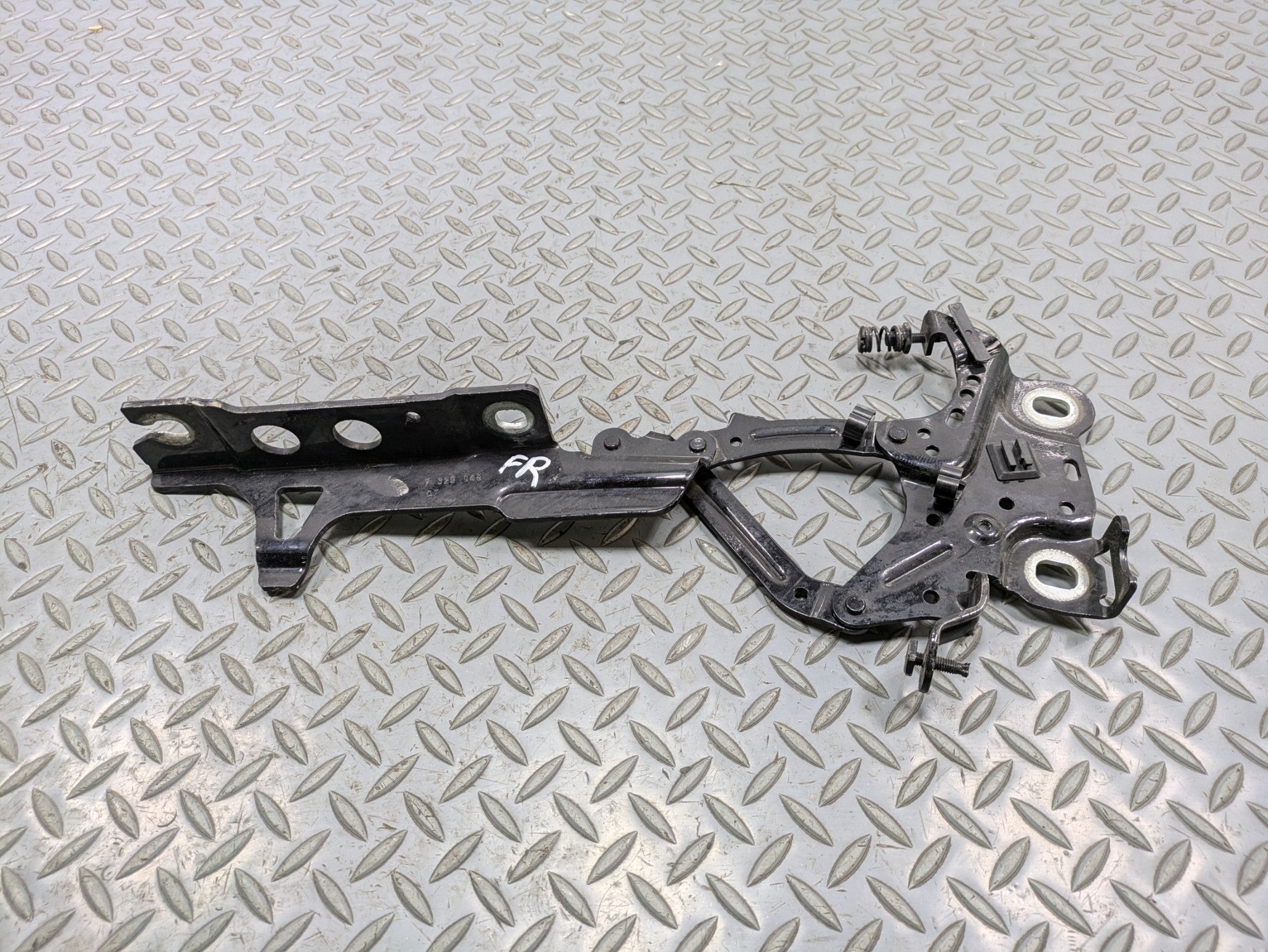 14 - 17 MINI COOPER OEM HOOD HINGE SUPPORT BRACKET FRONT RIGHT PASSENGER SIDE