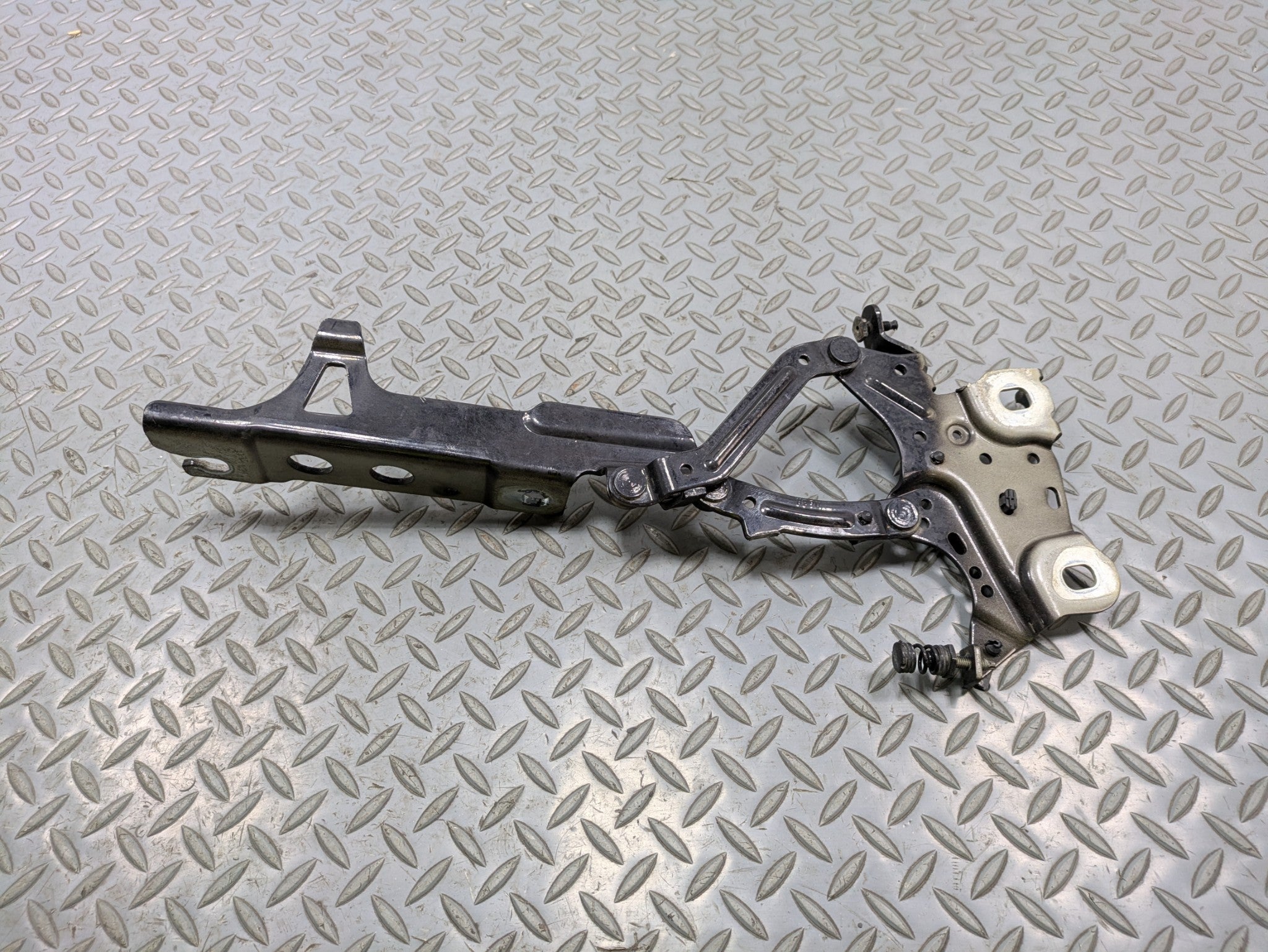 14 - 17 MINI COOPER OEM HOOD HINGE SUPPORT BRACKET FRONT RIGHT PASSENGER SIDE