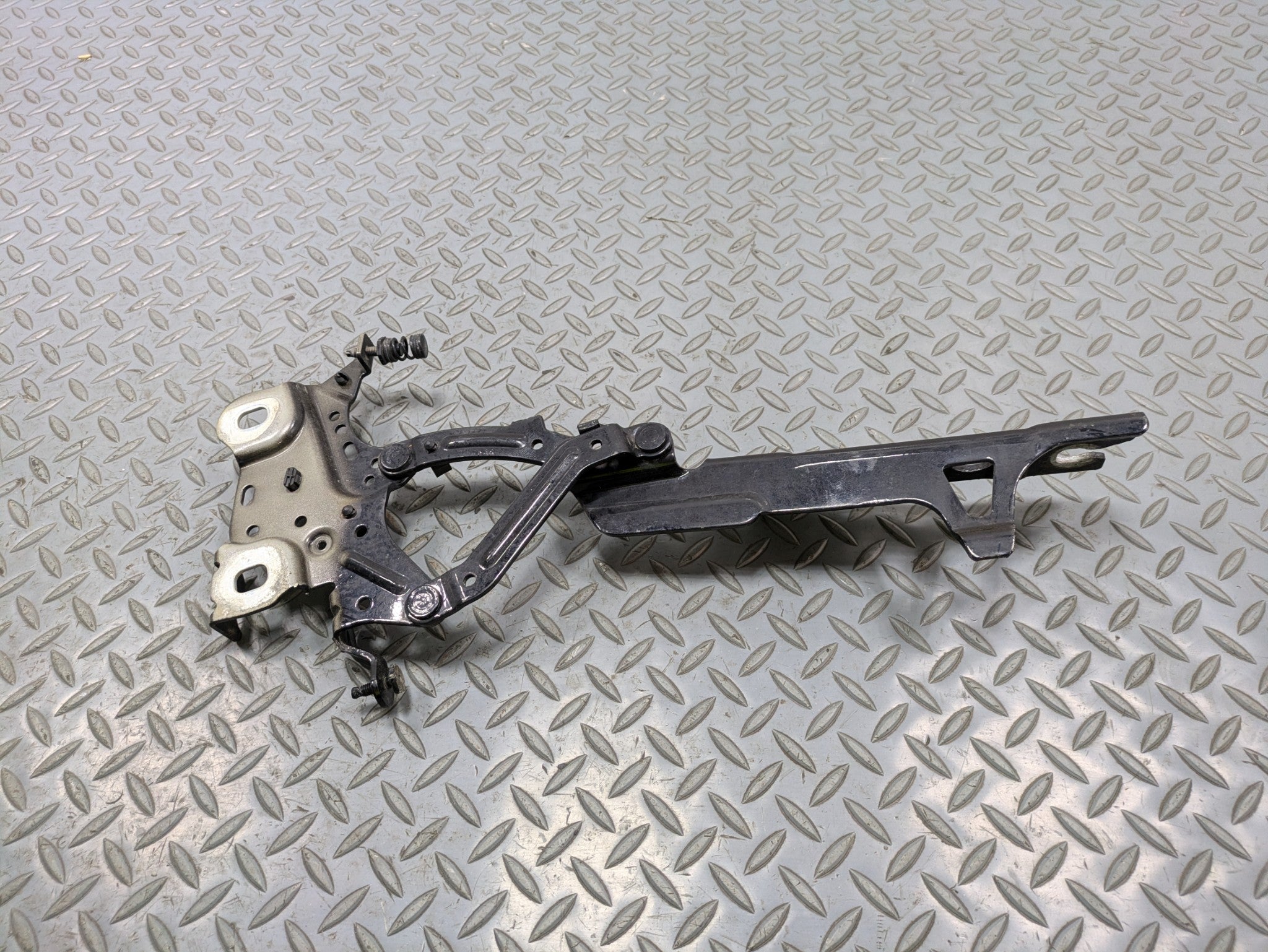 14 - 17 MINI COOPER OEM HOOD HINGE SUPPORT BRACKET FRONT RIGHT PASSENGER SIDE