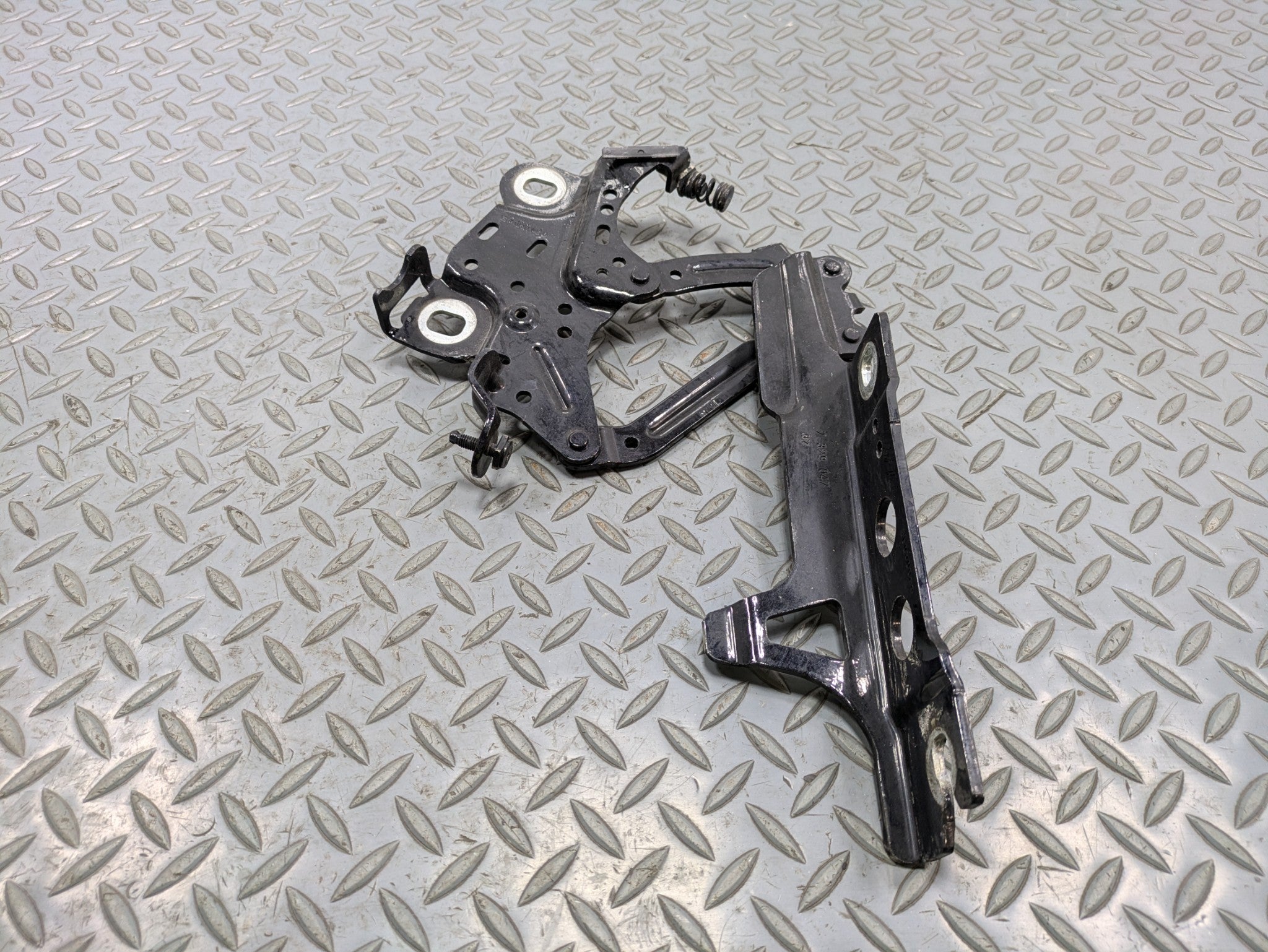 2014 - 2017 MINI COOPER OEM HOOD HINGE SUPPORT BRACKET FRONT LEFT DRIVER SIDE