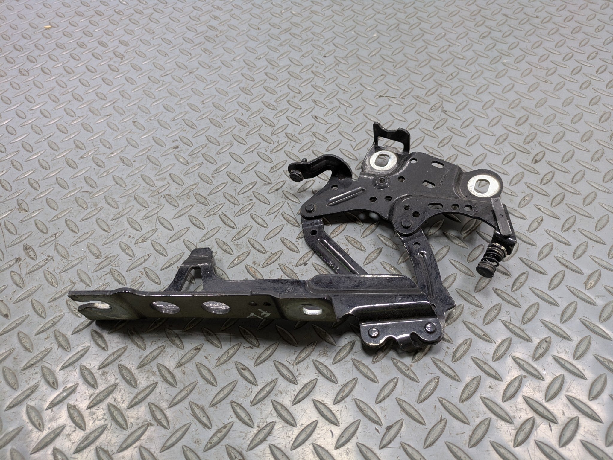 2014 - 2017 MINI COOPER OEM HOOD HINGE SUPPORT BRACKET FRONT LEFT DRIVER SIDE