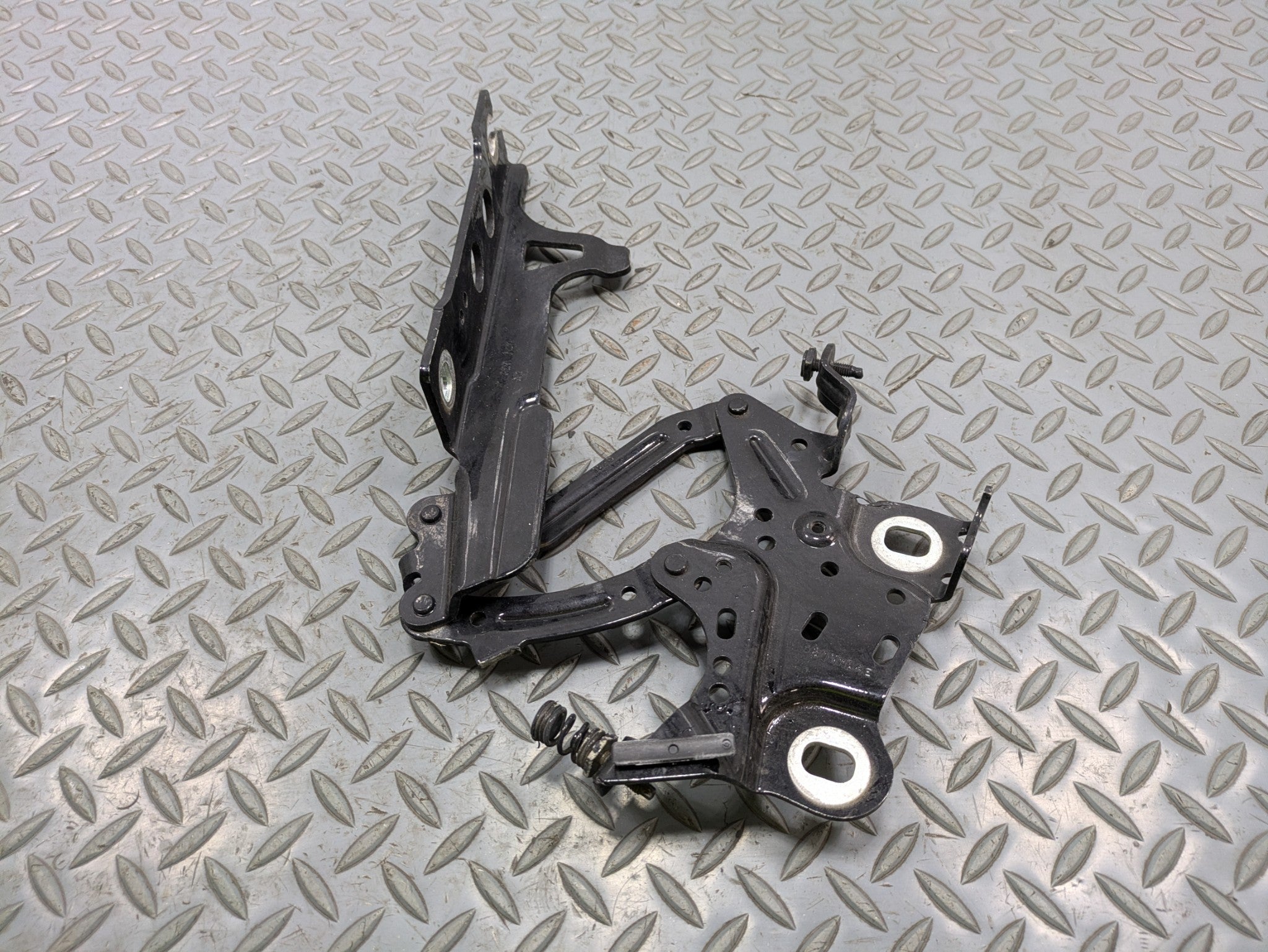 2014 - 2017 MINI COOPER OEM HOOD HINGE SUPPORT BRACKET FRONT LEFT DRIVER SIDE