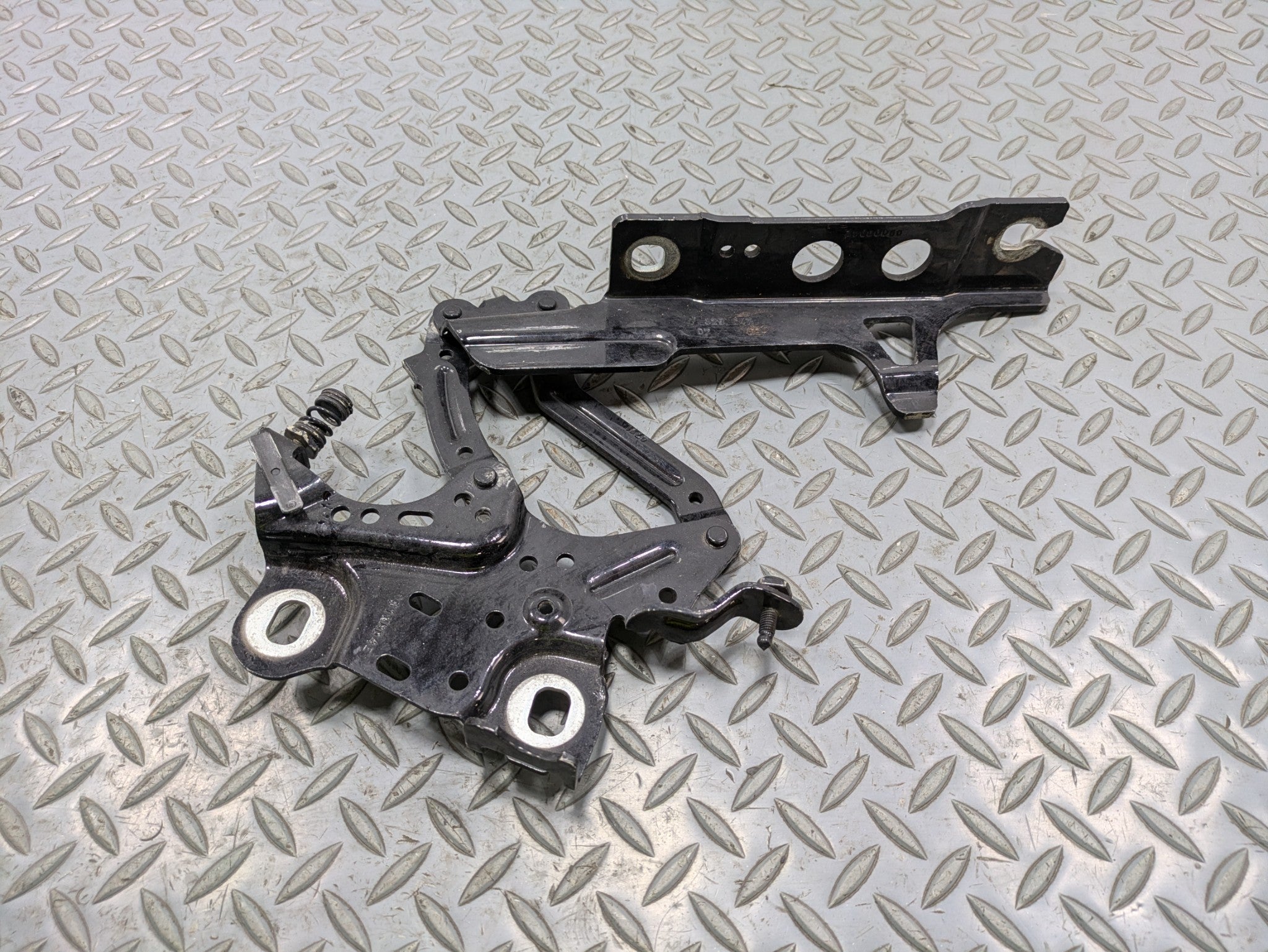 2014 - 2017 MINI COOPER OEM HOOD HINGE SUPPORT BRACKET FRONT LEFT DRIVER SIDE
