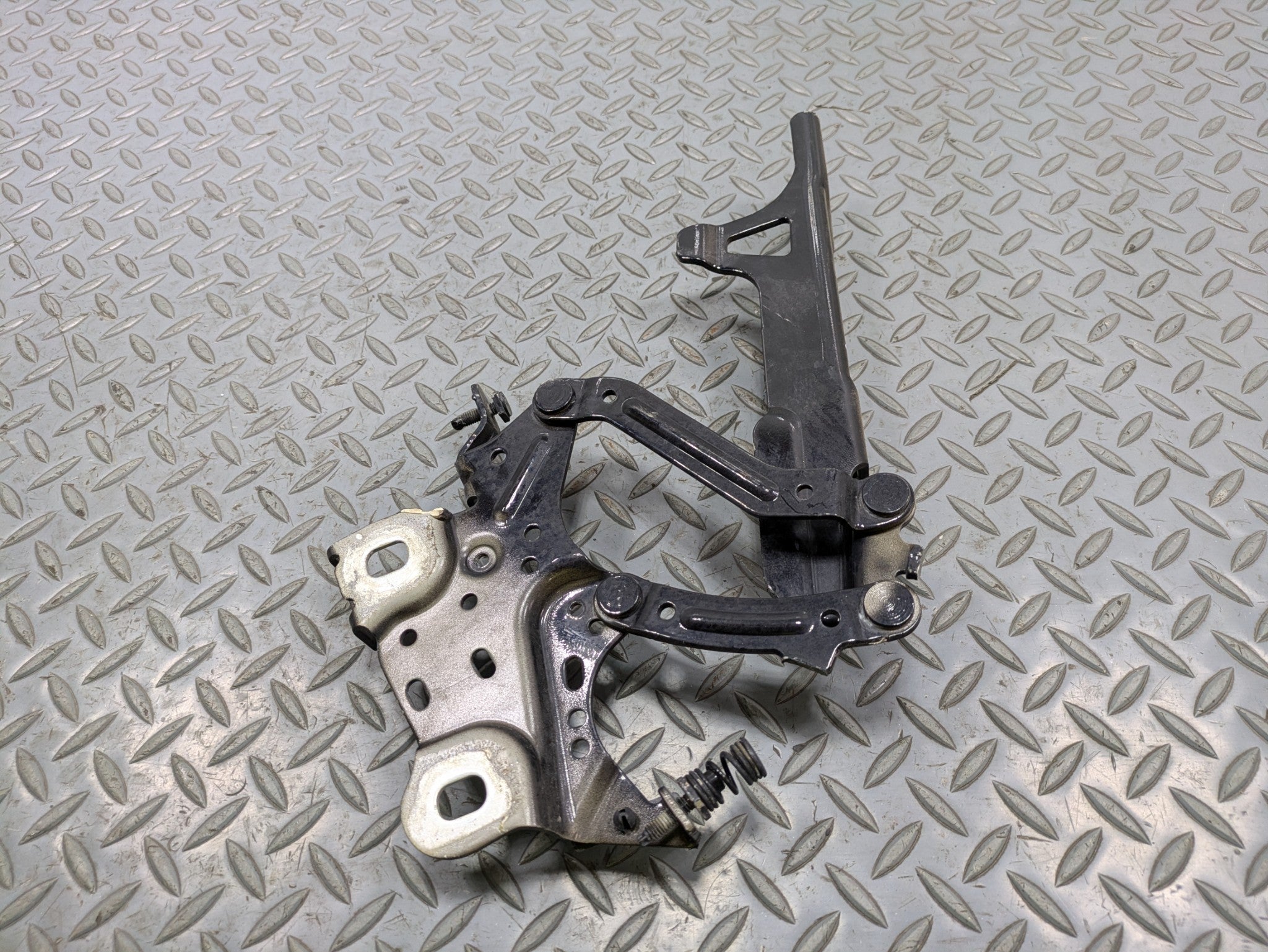 2014 - 2017 MINI COOPER OEM HOOD HINGE SUPPORT BRACKET FRONT LEFT DRIVER SIDE