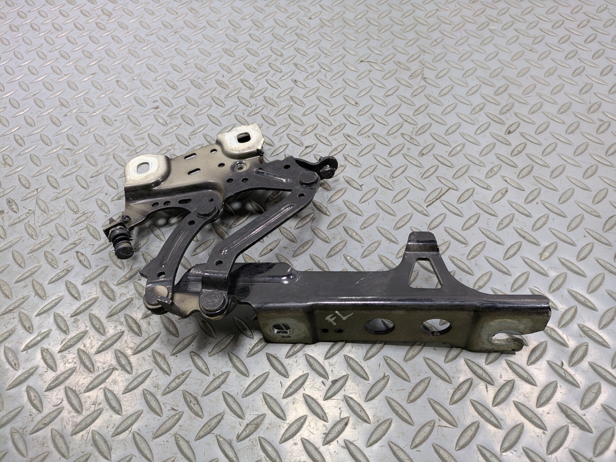 2014 - 2017 MINI COOPER OEM HOOD HINGE SUPPORT BRACKET FRONT LEFT DRIVER SIDE