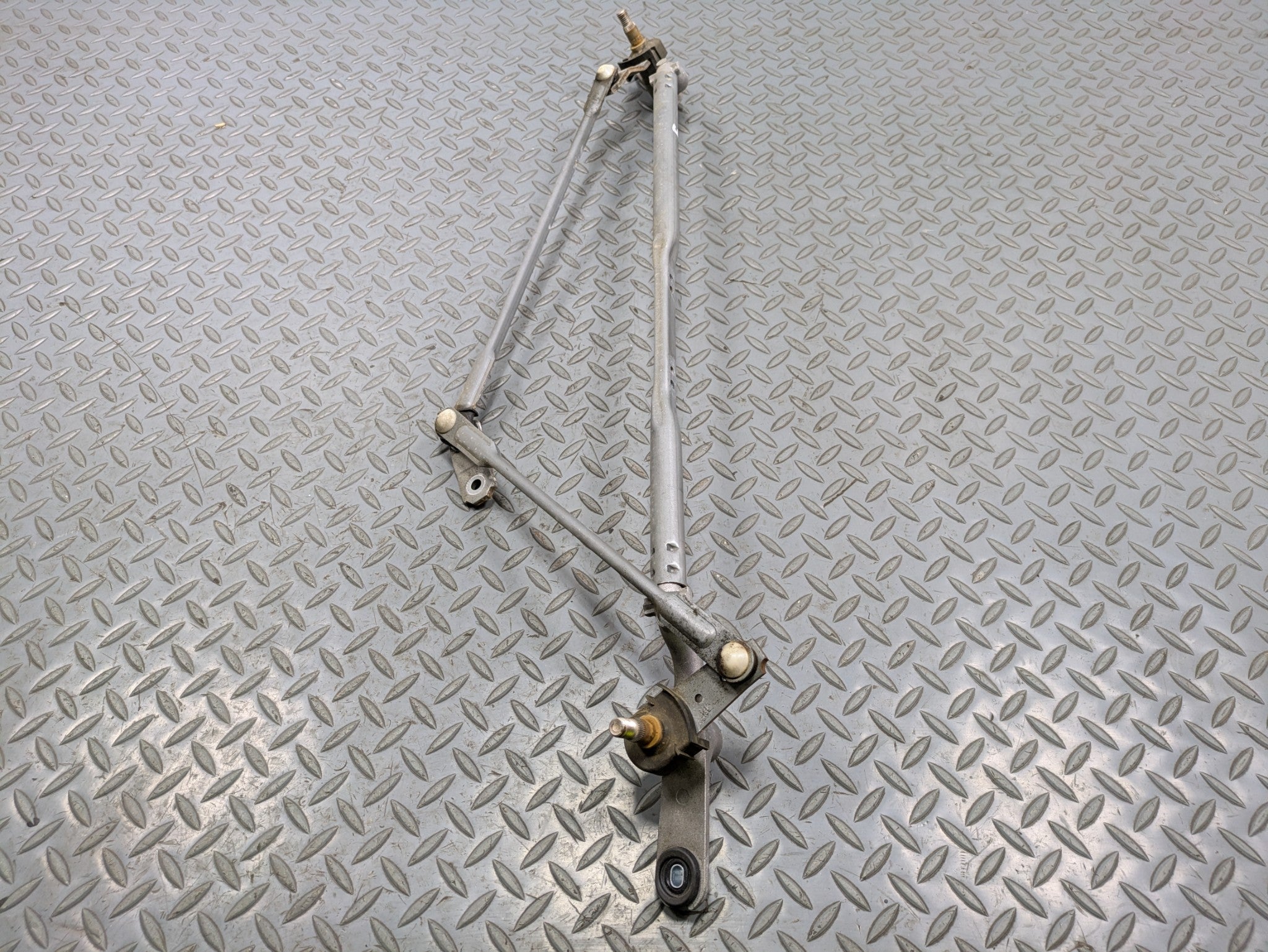 2014 - 2017 MINI COOPER OEM WINDSHIELD WIPER TRANSMISSION LINKAGE FRONT