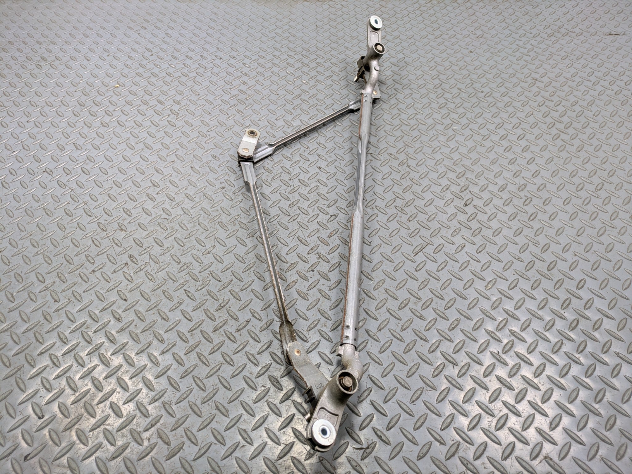 2014 - 2017 MINI COOPER OEM WINDSHIELD WIPER TRANSMISSION LINKAGE FRONT
