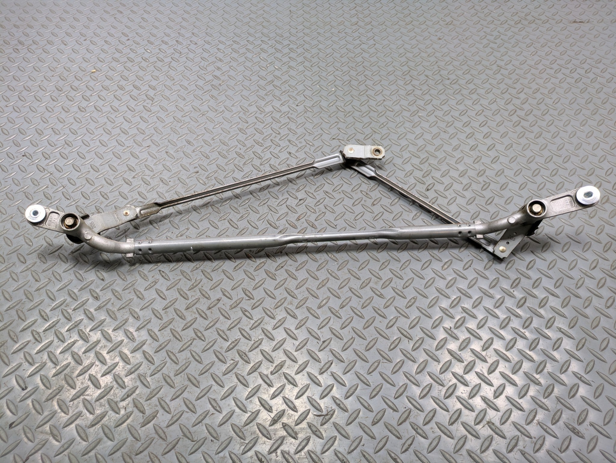 2014 - 2017 MINI COOPER OEM WINDSHIELD WIPER TRANSMISSION LINKAGE FRONT