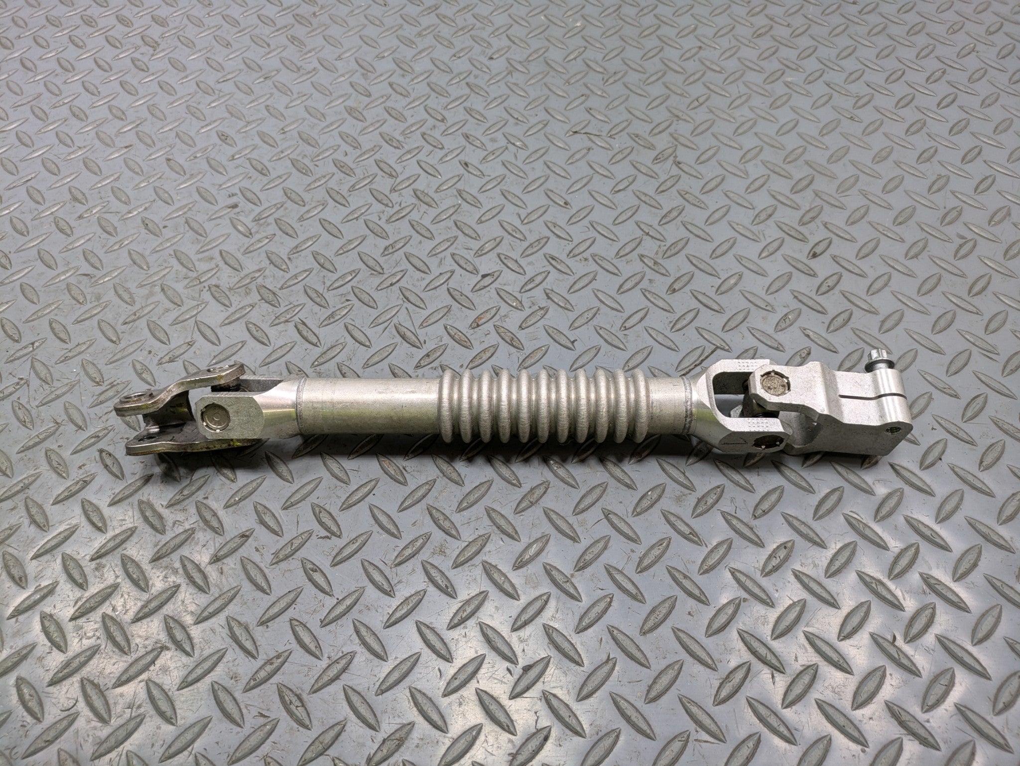 2014 - 2017 MINI COOPER OEM STEERING COLUMN INTERMEDIATE SHAFT JOINT ASSEMBLY