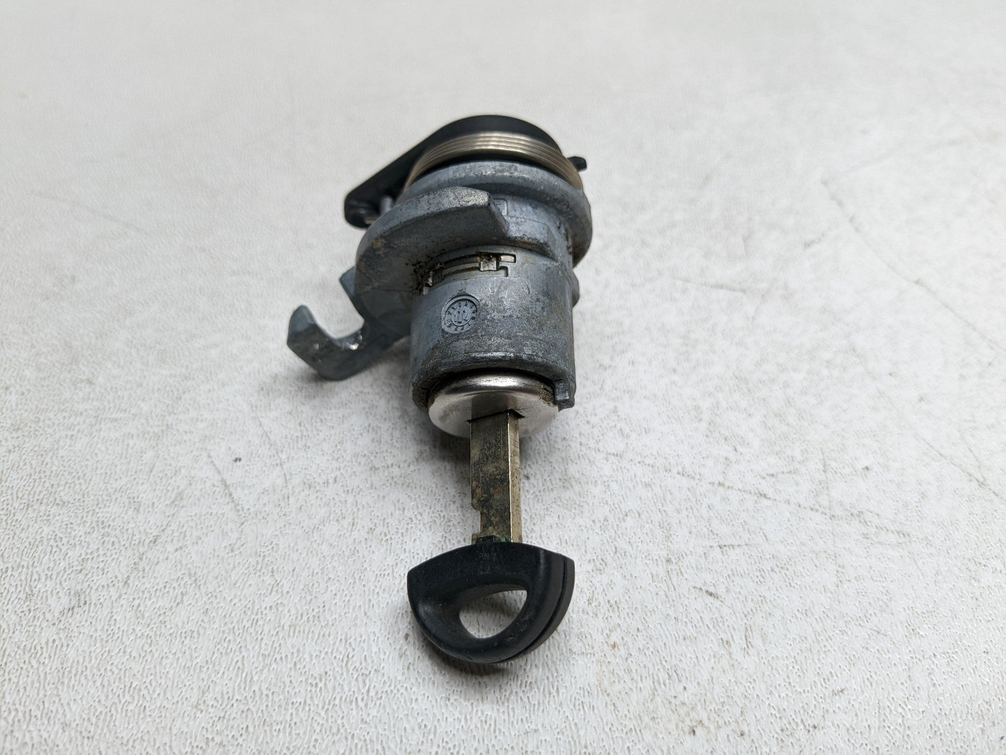 2014 - 2017 MINI COOPER OEM LOCK CYLINDER WITH KEY FRONT LEFT DRIVER SIDE
