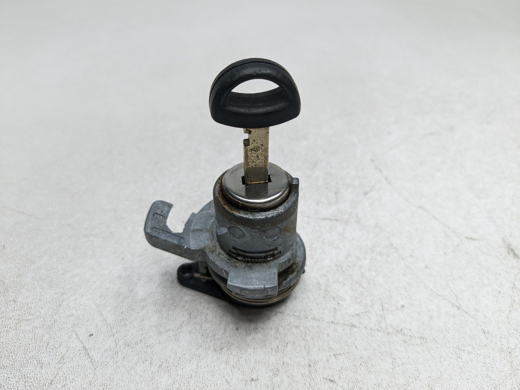 2014 - 2017 MINI COOPER OEM LOCK CYLINDER WITH KEY FRONT LEFT DRIVER SIDE