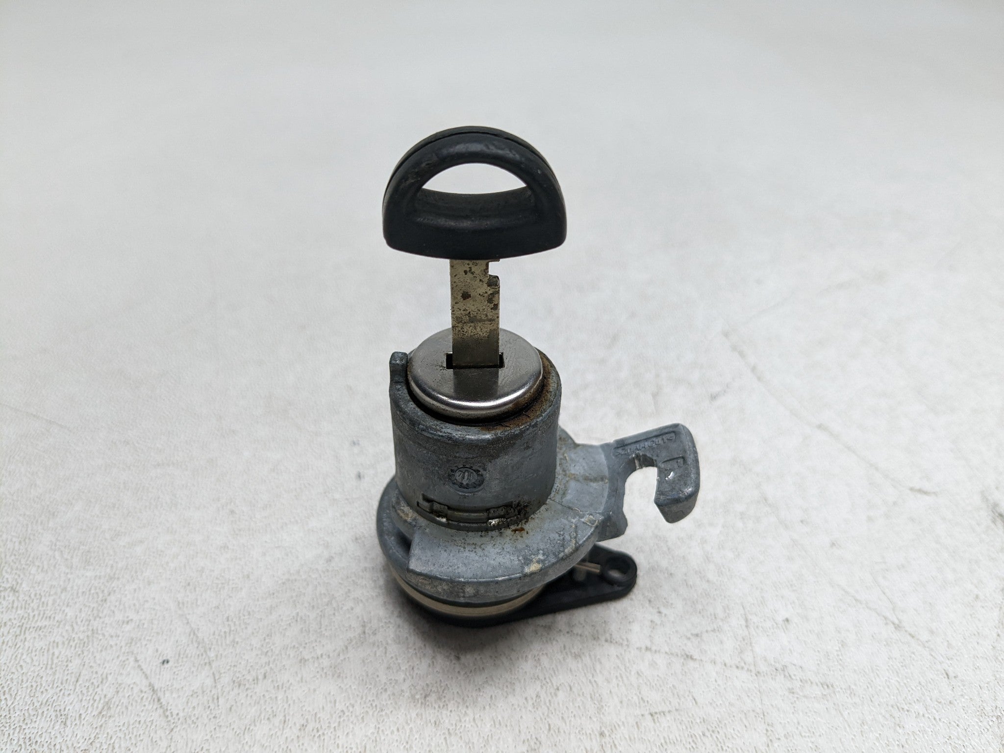 2014 - 2017 MINI COOPER OEM LOCK CYLINDER WITH KEY FRONT LEFT DRIVER SIDE