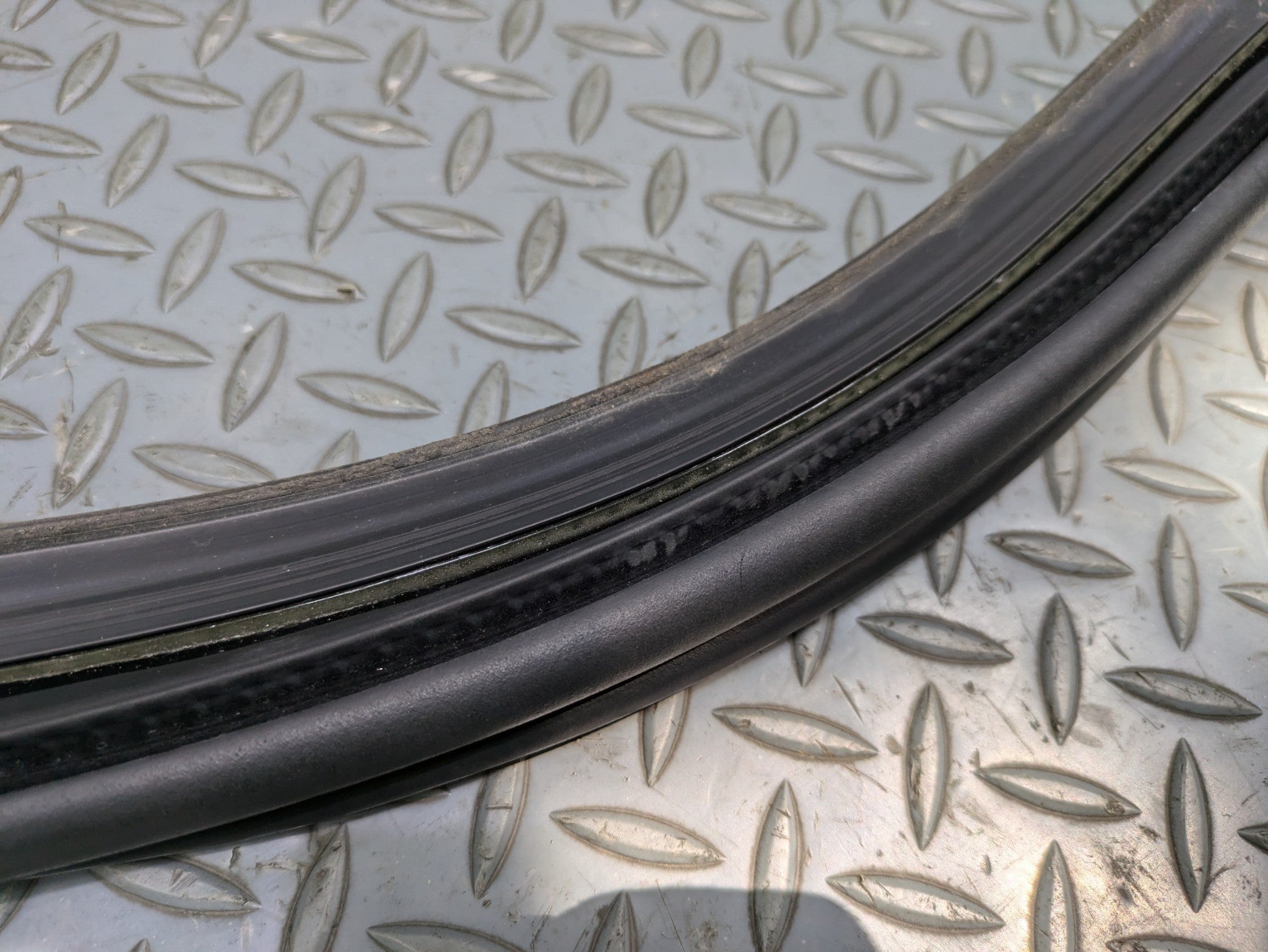 2014 - 2017 MINI COOPER OEM TRUNK TAILGATE SEAL REAR WEATHER STRIPPING RUBBER
