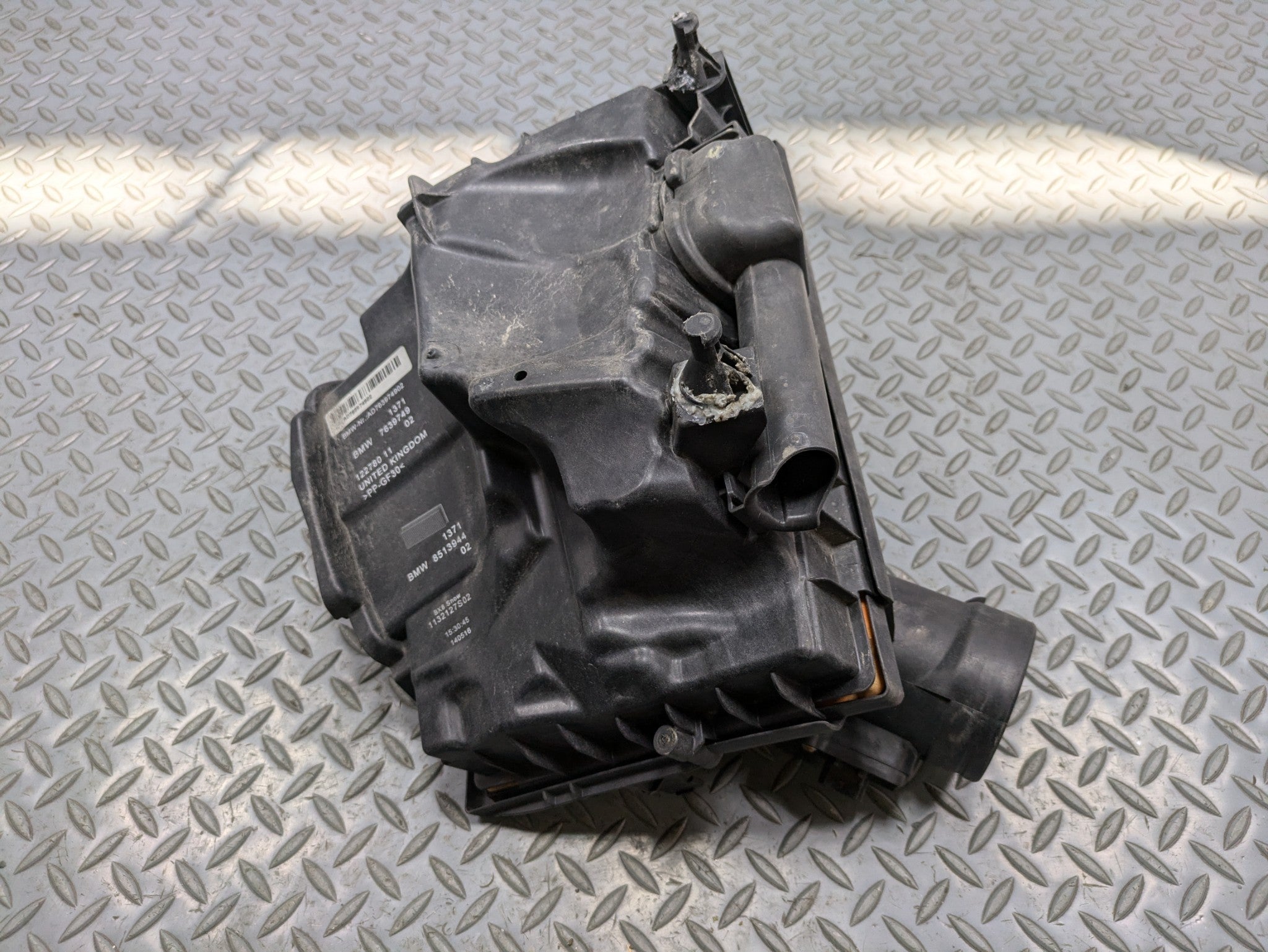 2014 - 2017 MINI COOPER OEM ENGINE AIR CLEANER INTAKE FILTER HOUSING BOX 2.0L