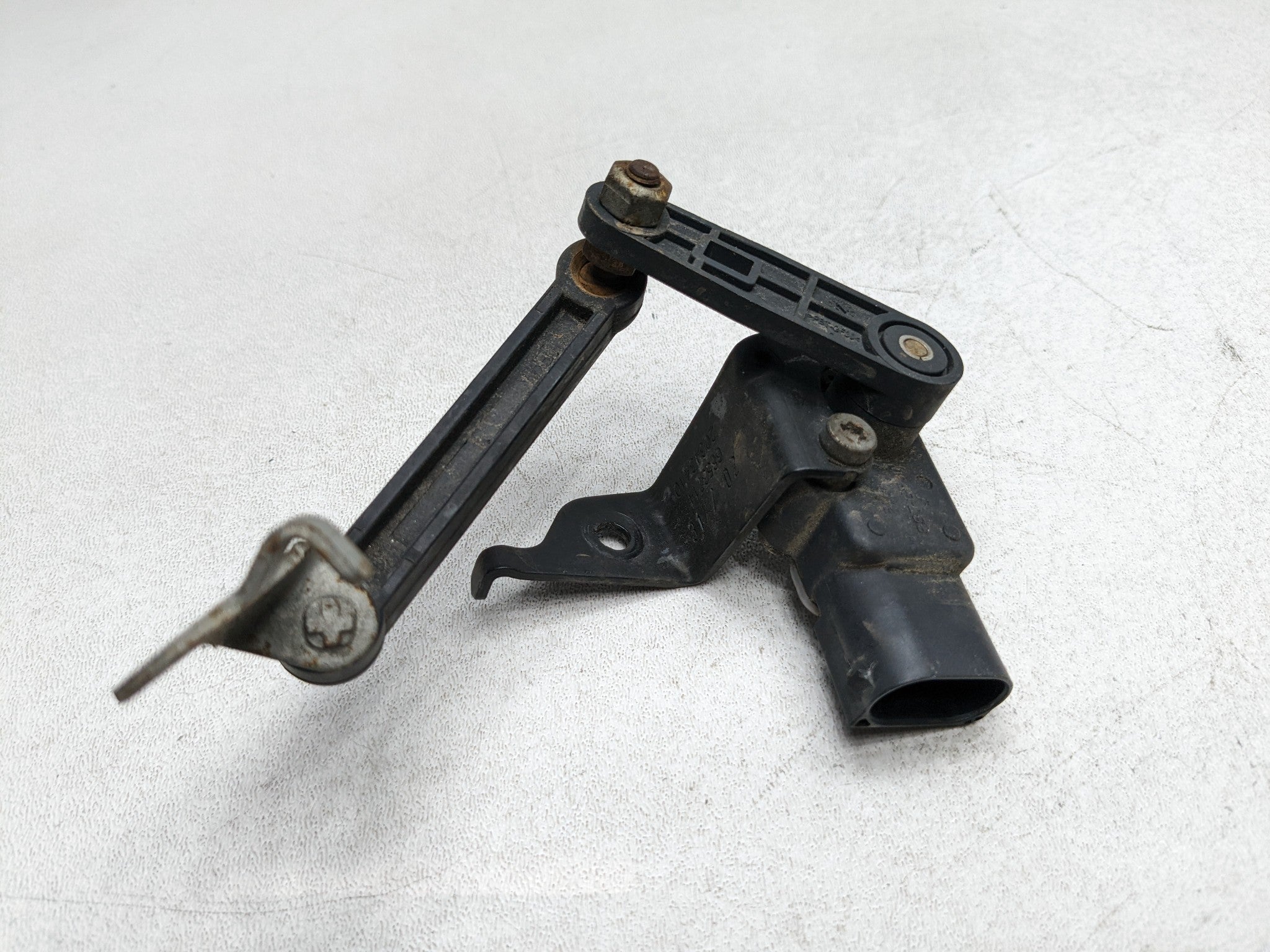 2014 - 2017 MINI COOPER OEM HEIGHT LEVEL SUSPENSION SENSOR REAR RIGHT SIDE