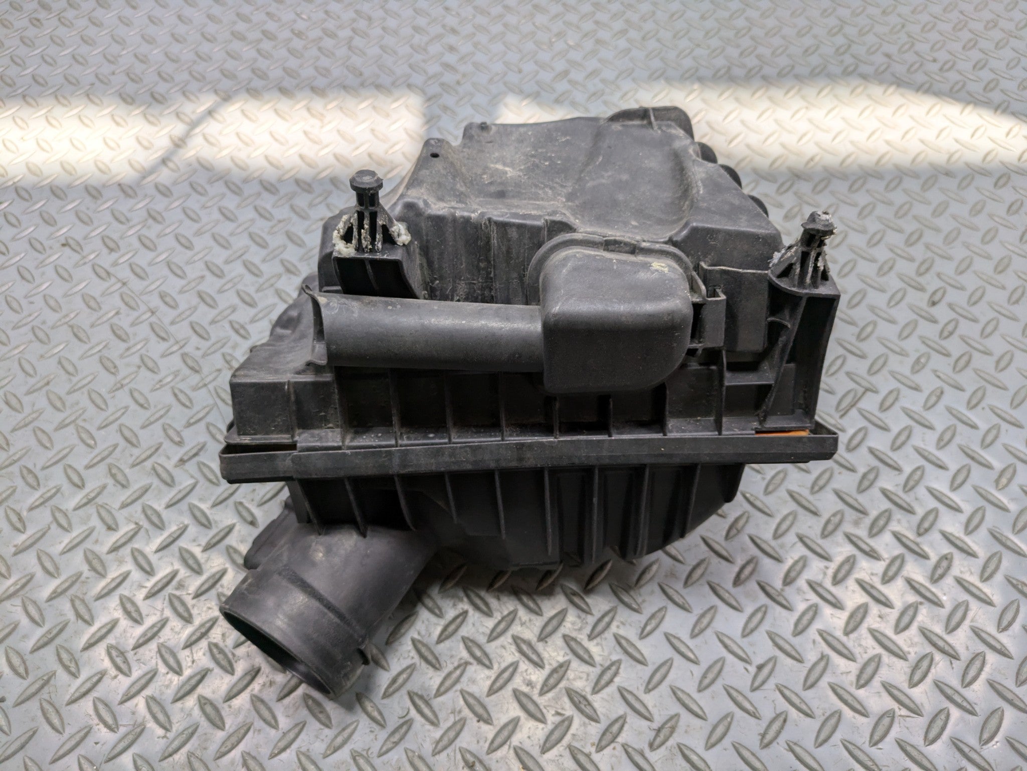 2014 - 2017 MINI COOPER OEM ENGINE AIR CLEANER INTAKE FILTER HOUSING BOX 2.0L