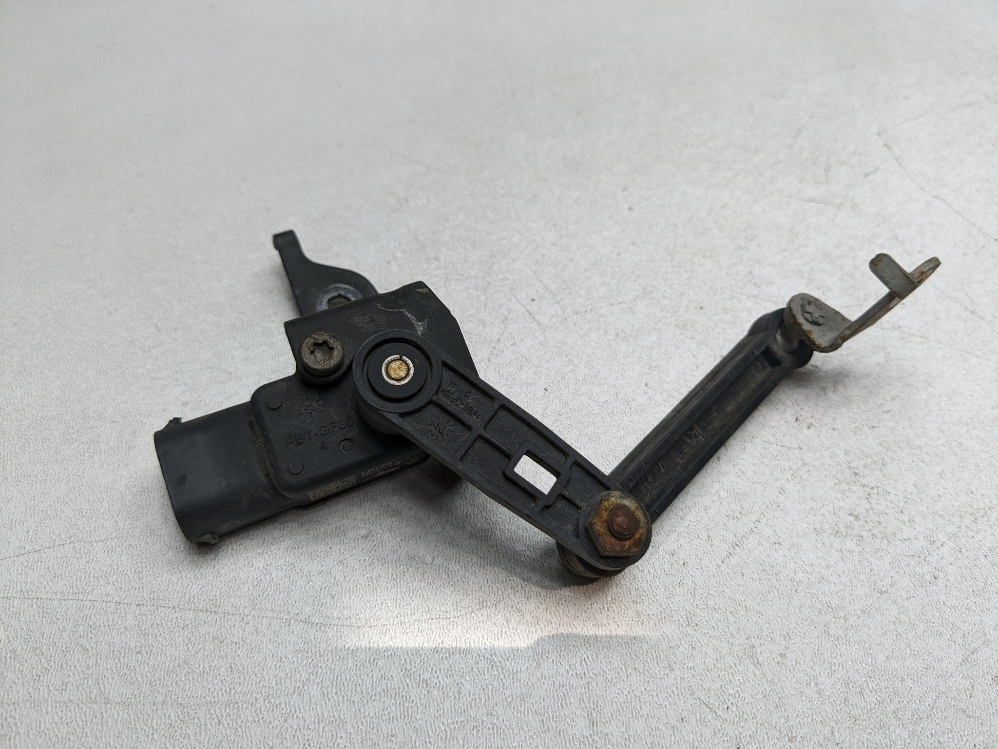 2014 - 2017 MINI COOPER OEM HEIGHT LEVEL SUSPENSION SENSOR REAR RIGHT SIDE