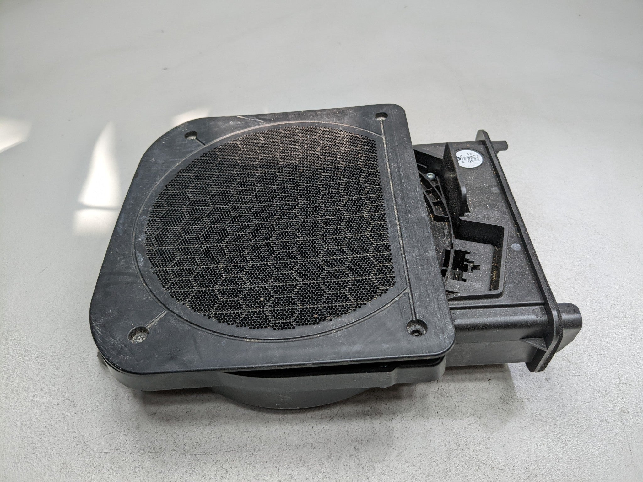 2014 - 2017 MINI COOPER OEM UNDER SEAT FLOOR SPEAKER SUBWOOFER FRONT LEFT SIDE