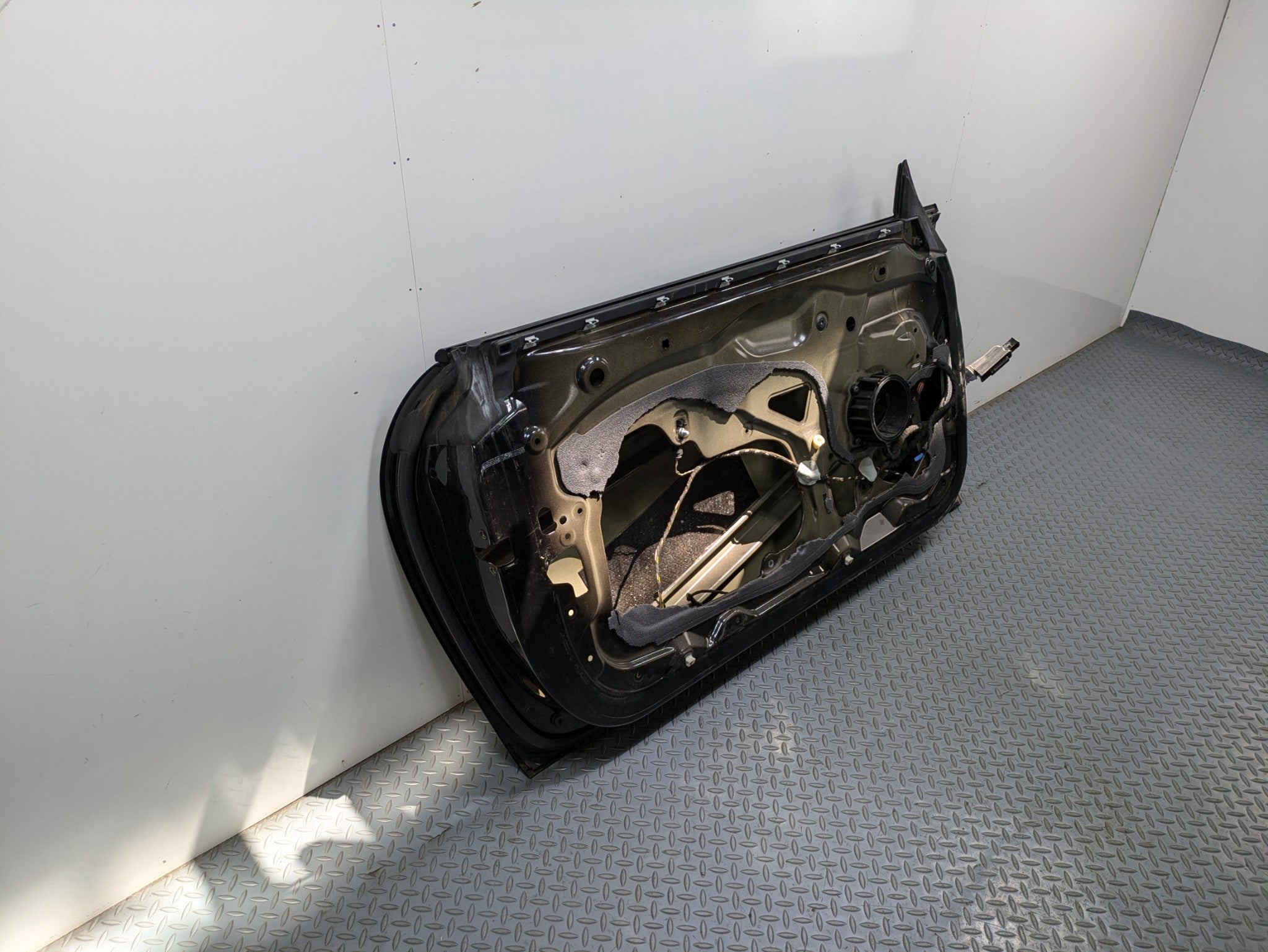 2014 - 2017 MINI COOPER OEM DOOR SHELL PANEL ABSOLUTE BLACK METALLIC FRONT LEFT
