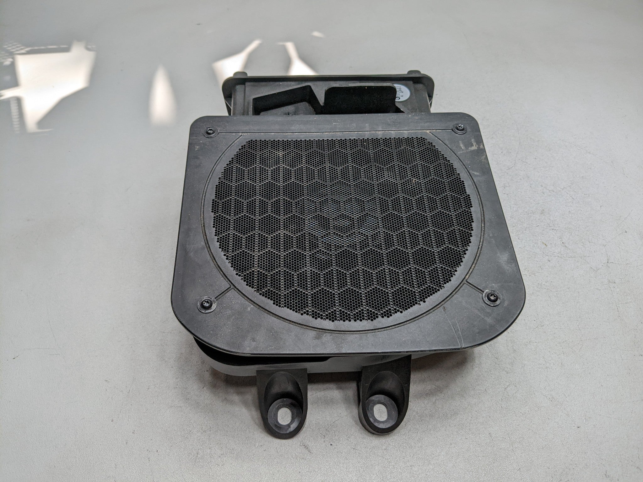 2014 - 2017 MINI COOPER OEM UNDER SEAT FLOOR SPEAKER SUBWOOFER FRONT RIGHT SIDE