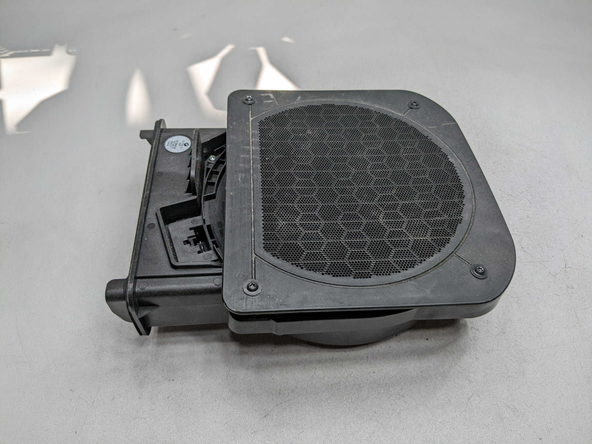2014 - 2017 MINI COOPER OEM UNDER SEAT FLOOR SPEAKER SUBWOOFER FRONT RIGHT SIDE